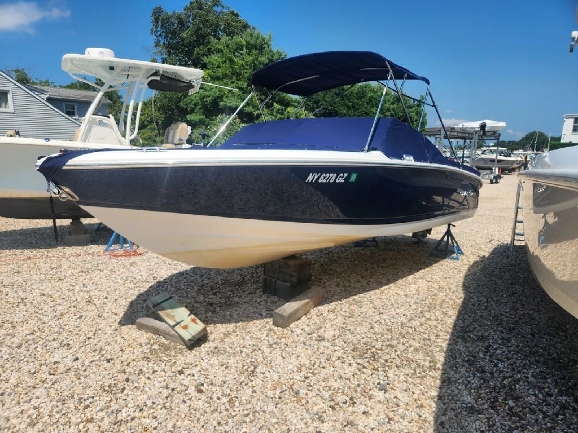 Cobalt Boats 220 - Image 2