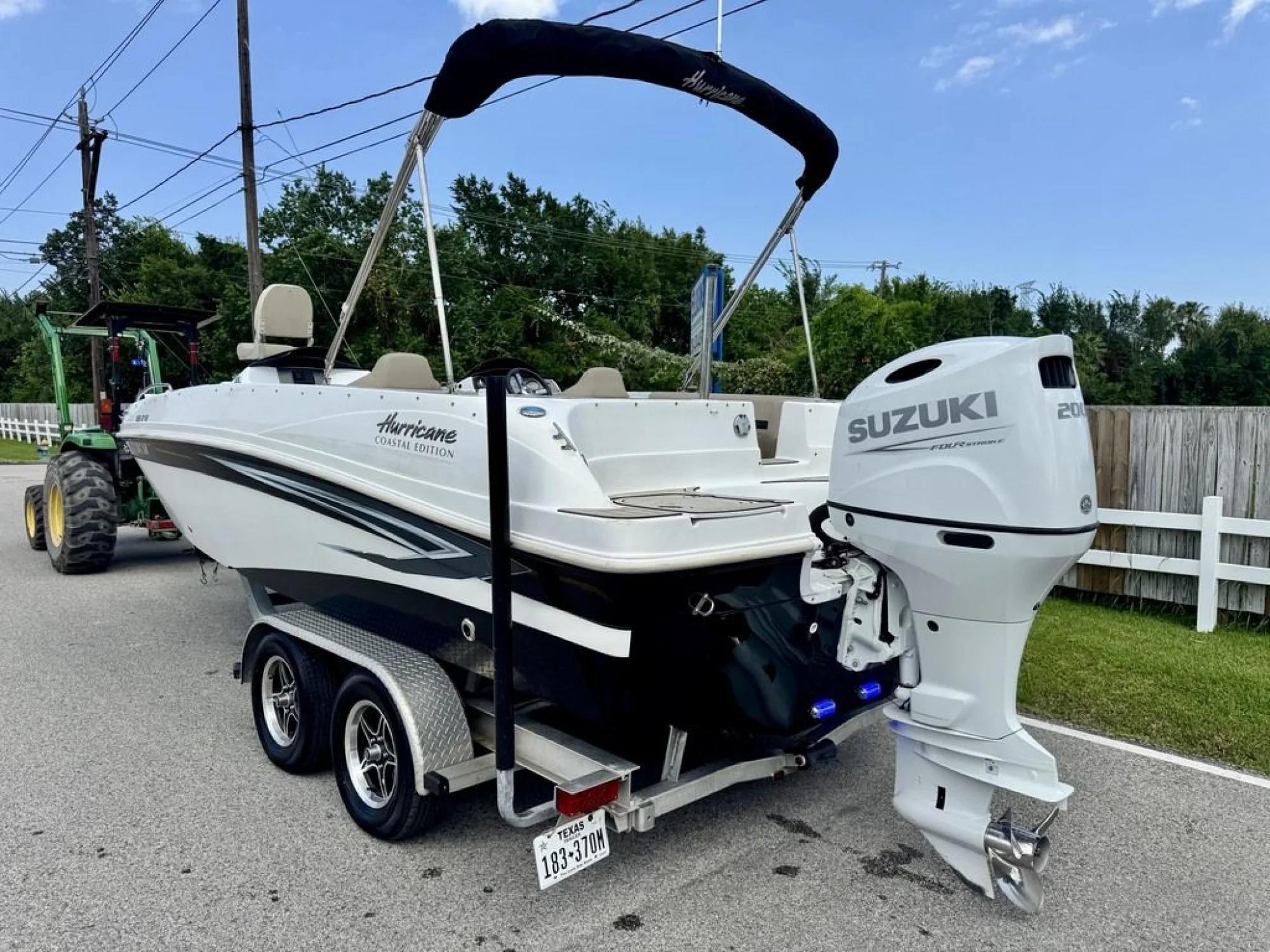 2022 Hurricane Sundeck Sport 218 OB - Image 2
