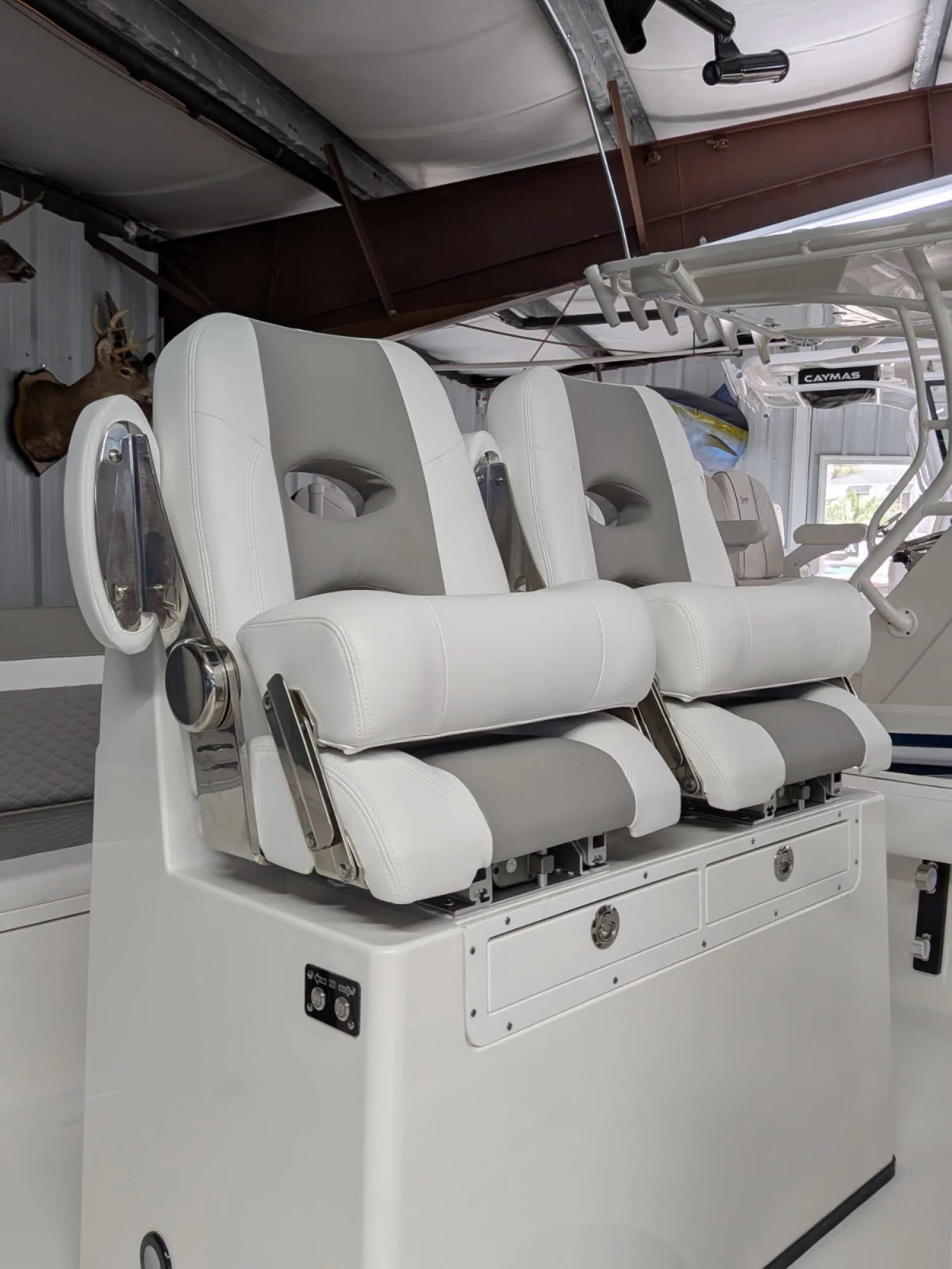 Caymas 28HB with Stealth Package!! - Image 4