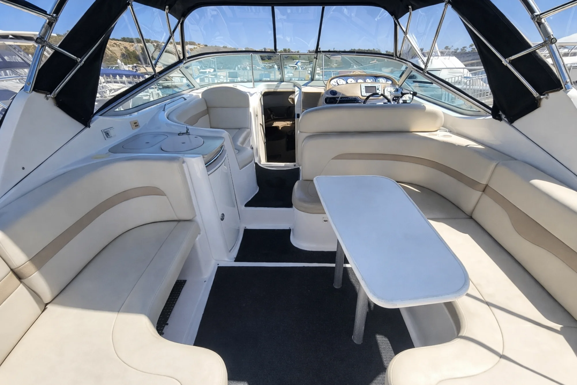 2003 Chaparral 320 Signature Express Cruiser Twin Bravo III Drives • Generator • A/C • Private Aft Cabin - Image 4