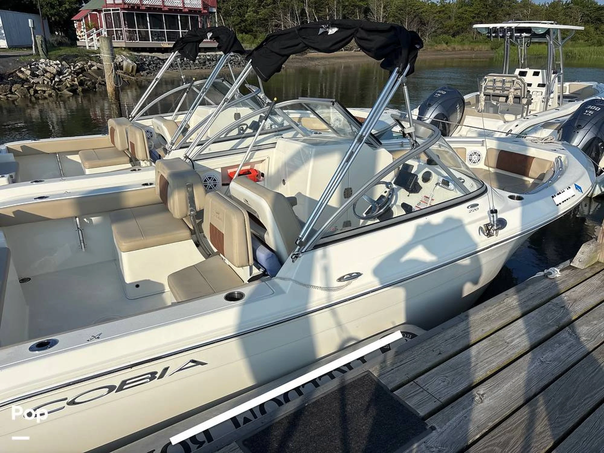 2024 Cobia 220 DC - Image 4