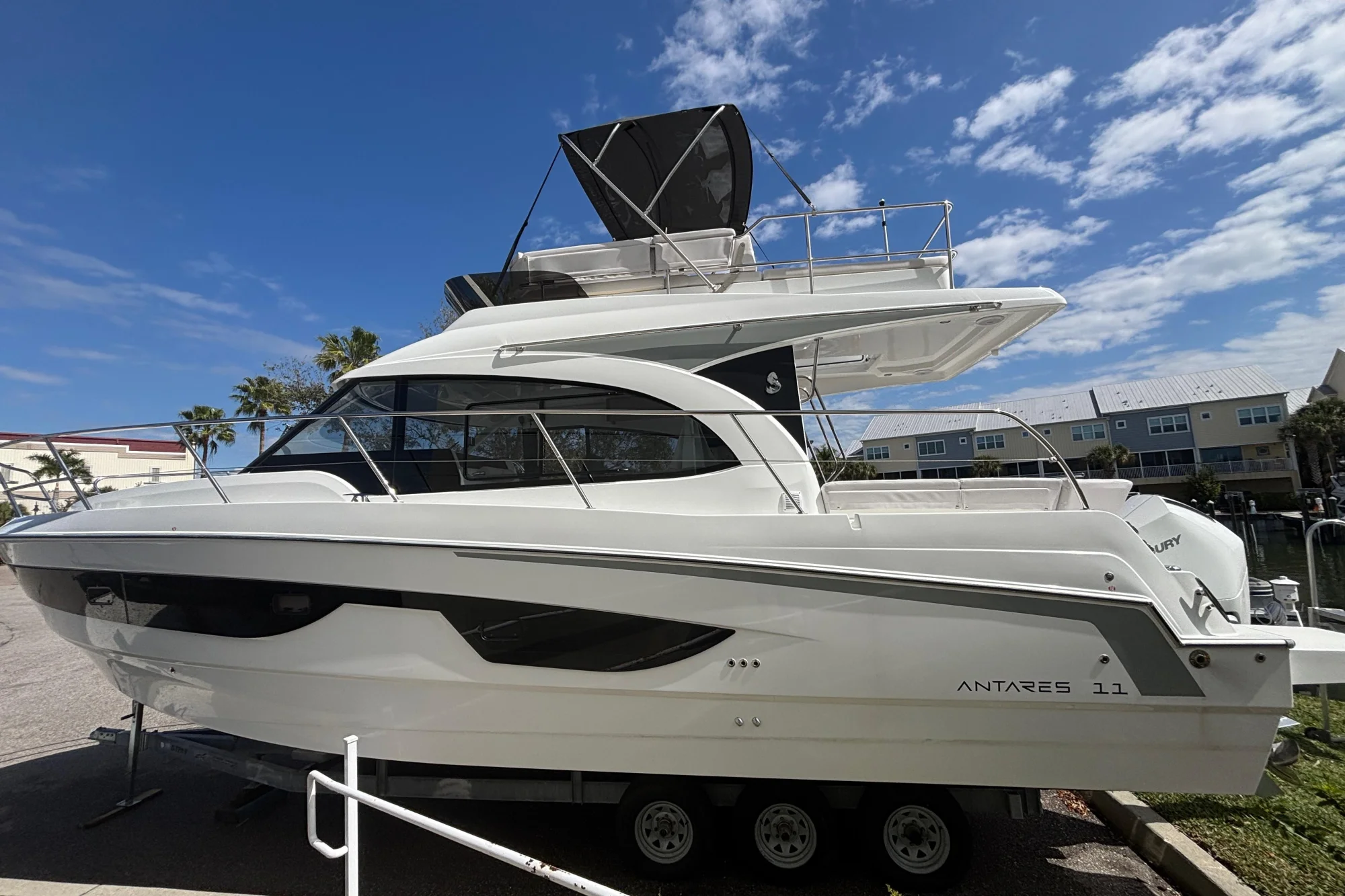 2026 Beneteau Antares 11 Fly - Image 3