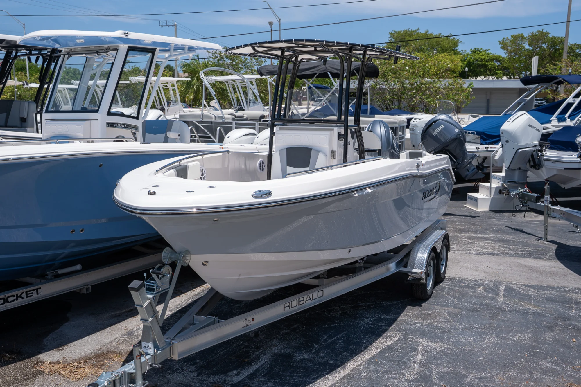 2025 ROBALO R200 - Image 2