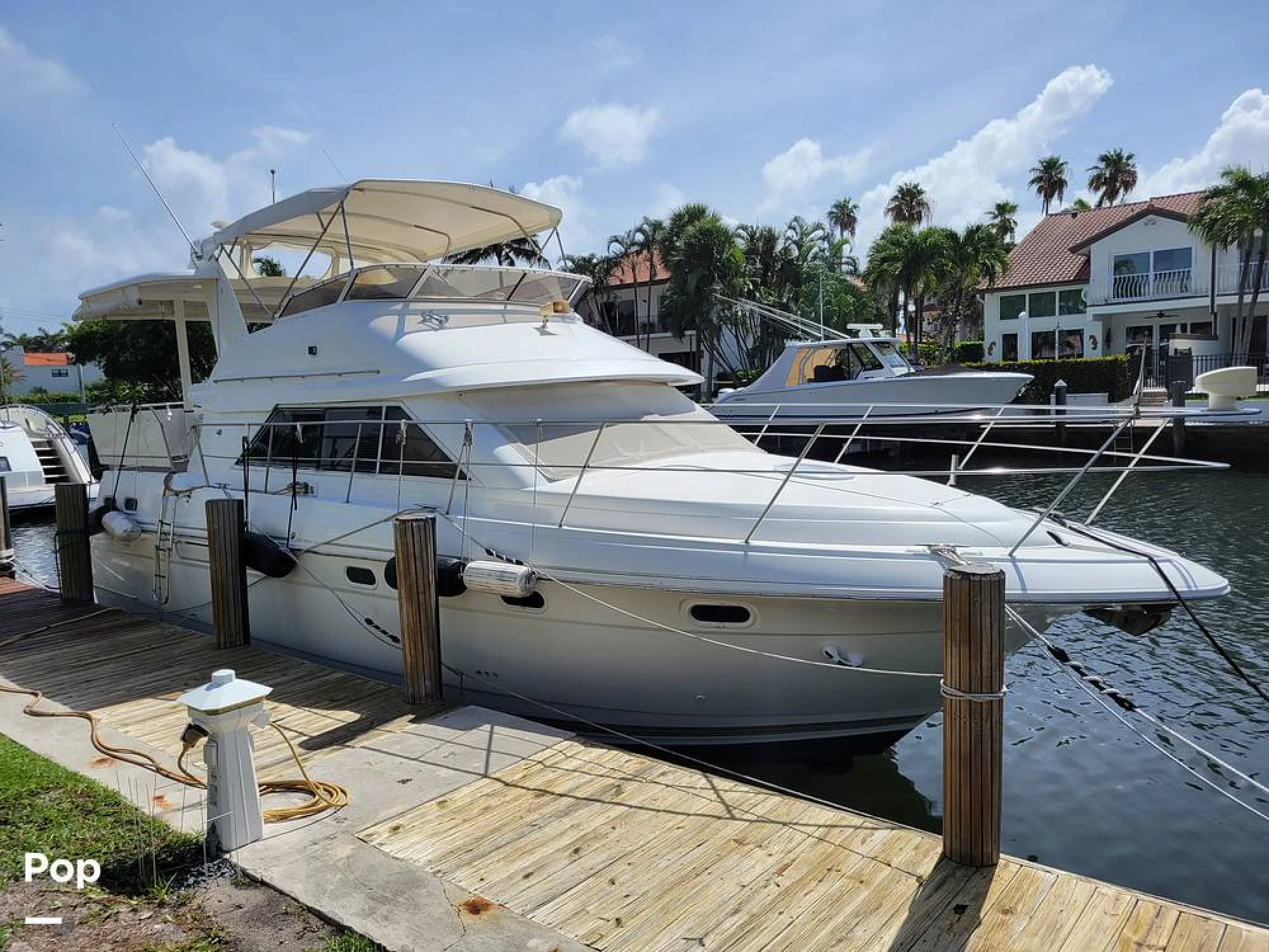 1998 Cruisers Yachts 3650 - Image 3