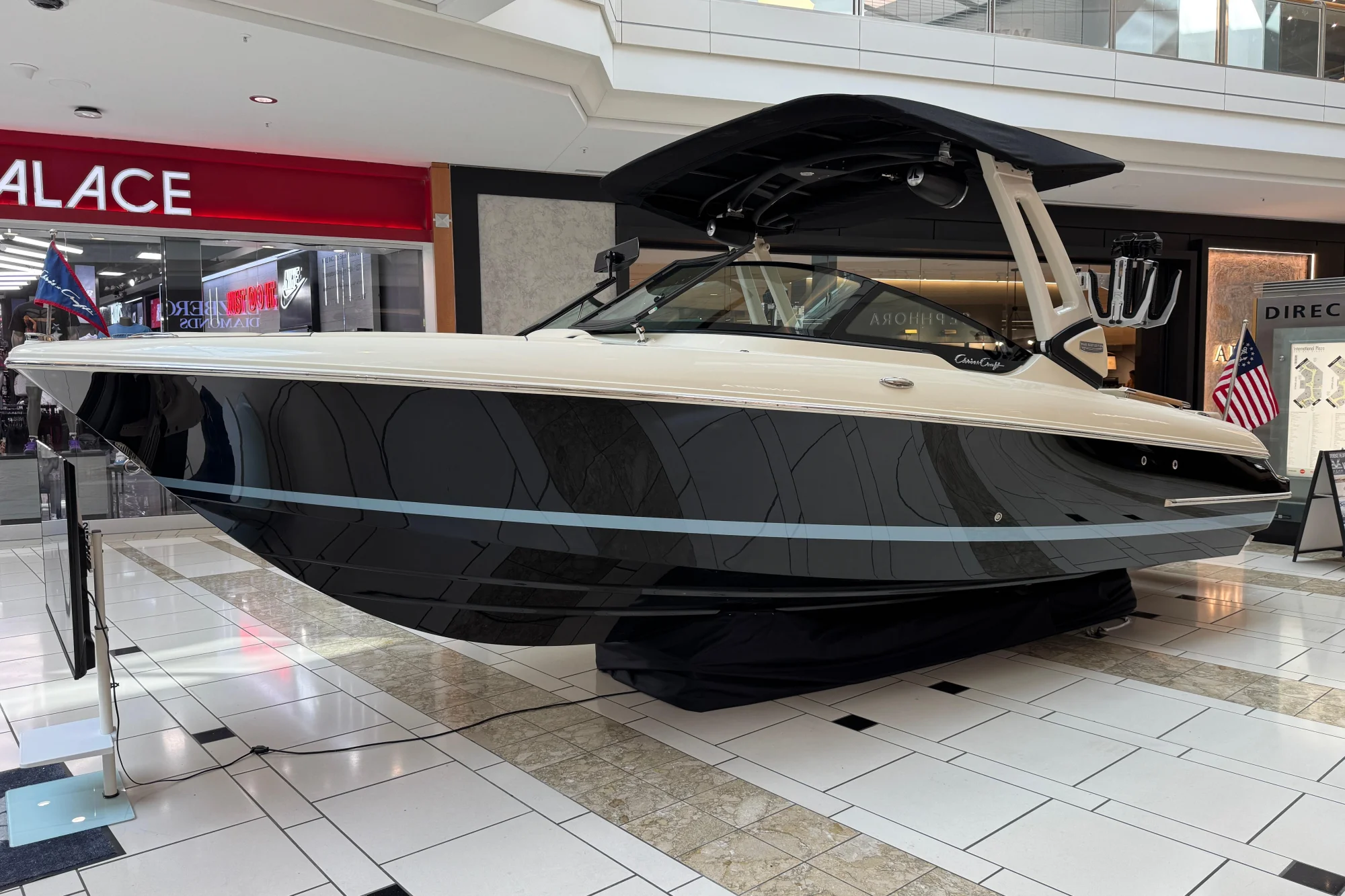 2026 Chris-Craft Sportster 25 - Image 3