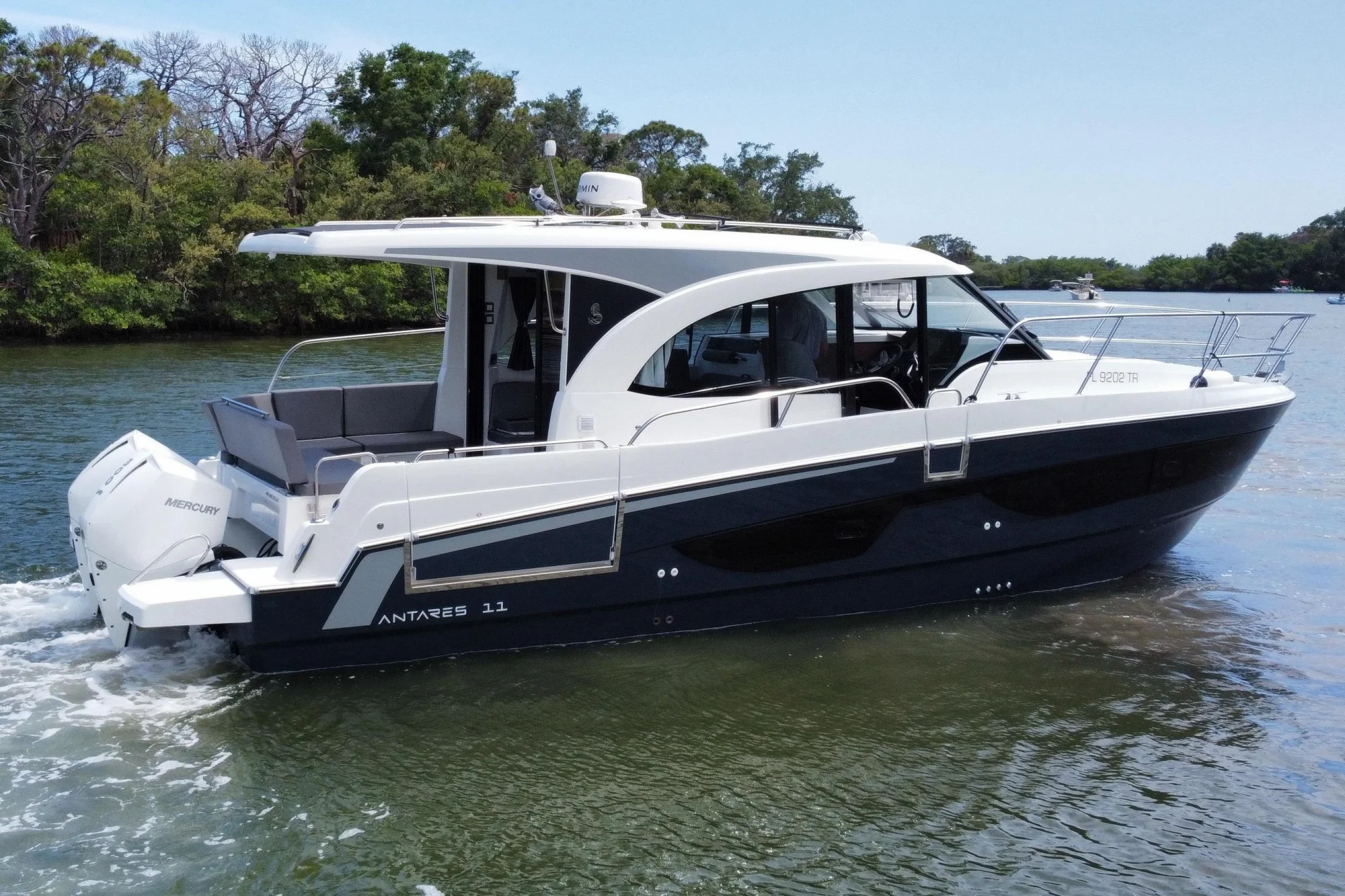2024 Beneteau Antares 11 - Image 5