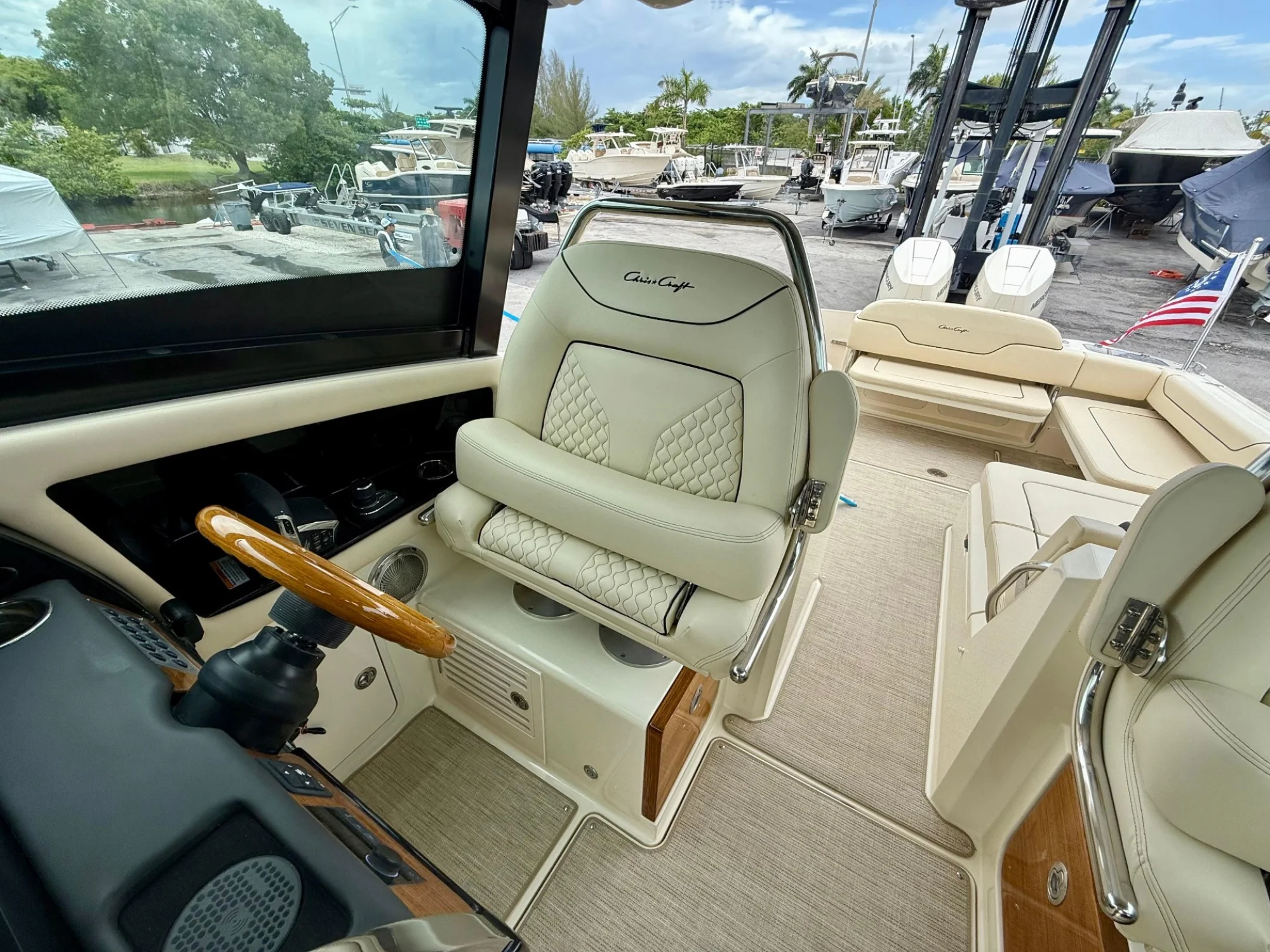 2025 Chris Craft Calypso 32 - Image 5