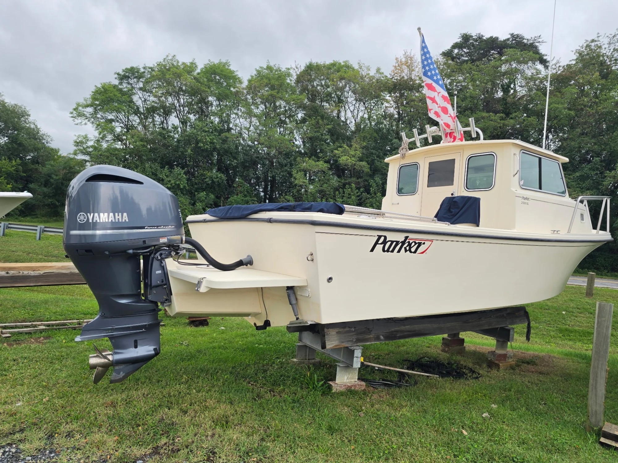 2013 Parker 2520 XL Sport Cabin - Image 3