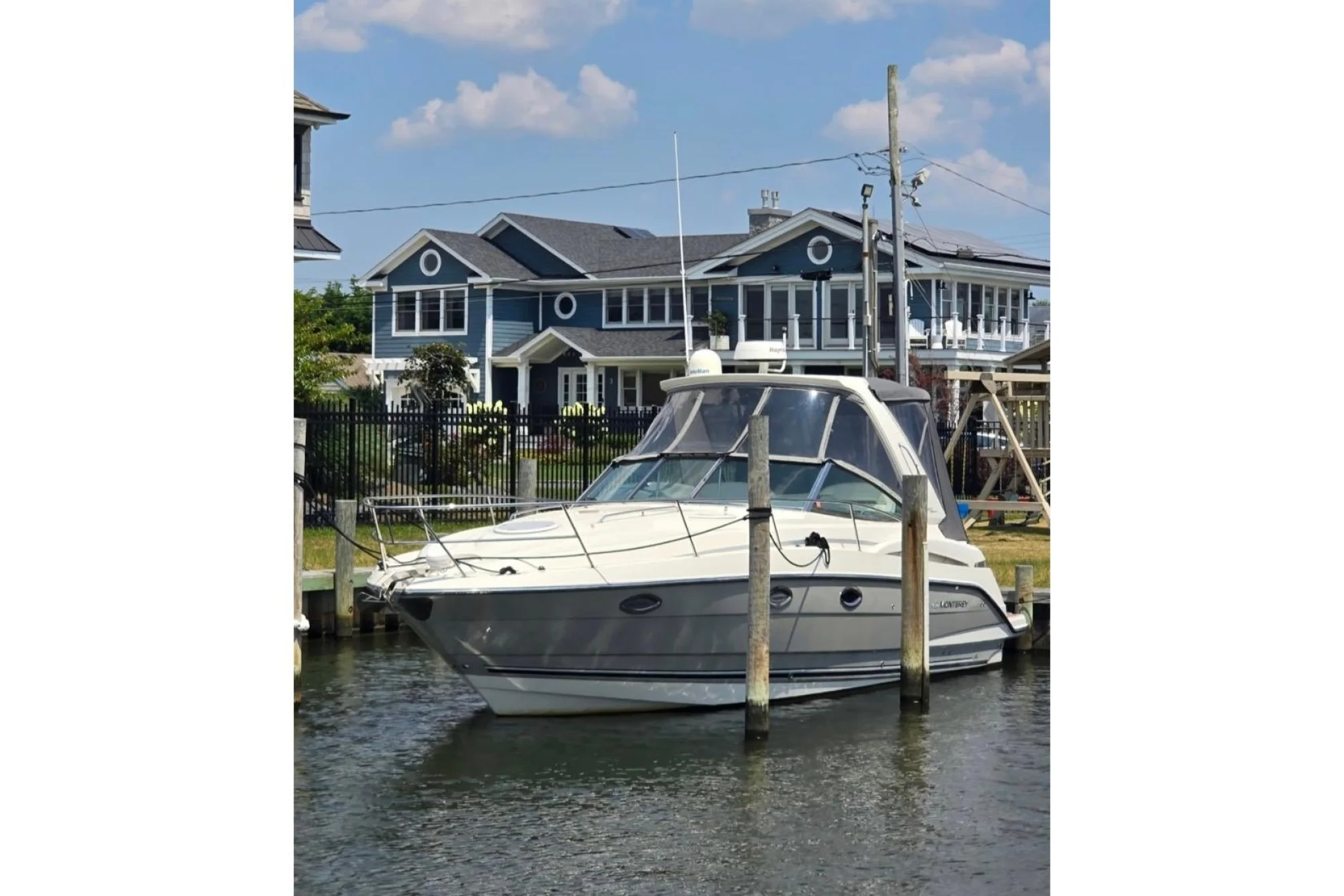 2009 Monterey 320 Sport Yacht - Image 4