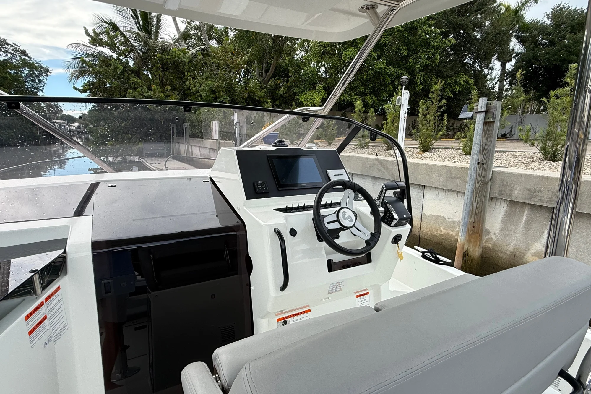 2024 Beneteau Flyer 9 SUNdeck - Image 5