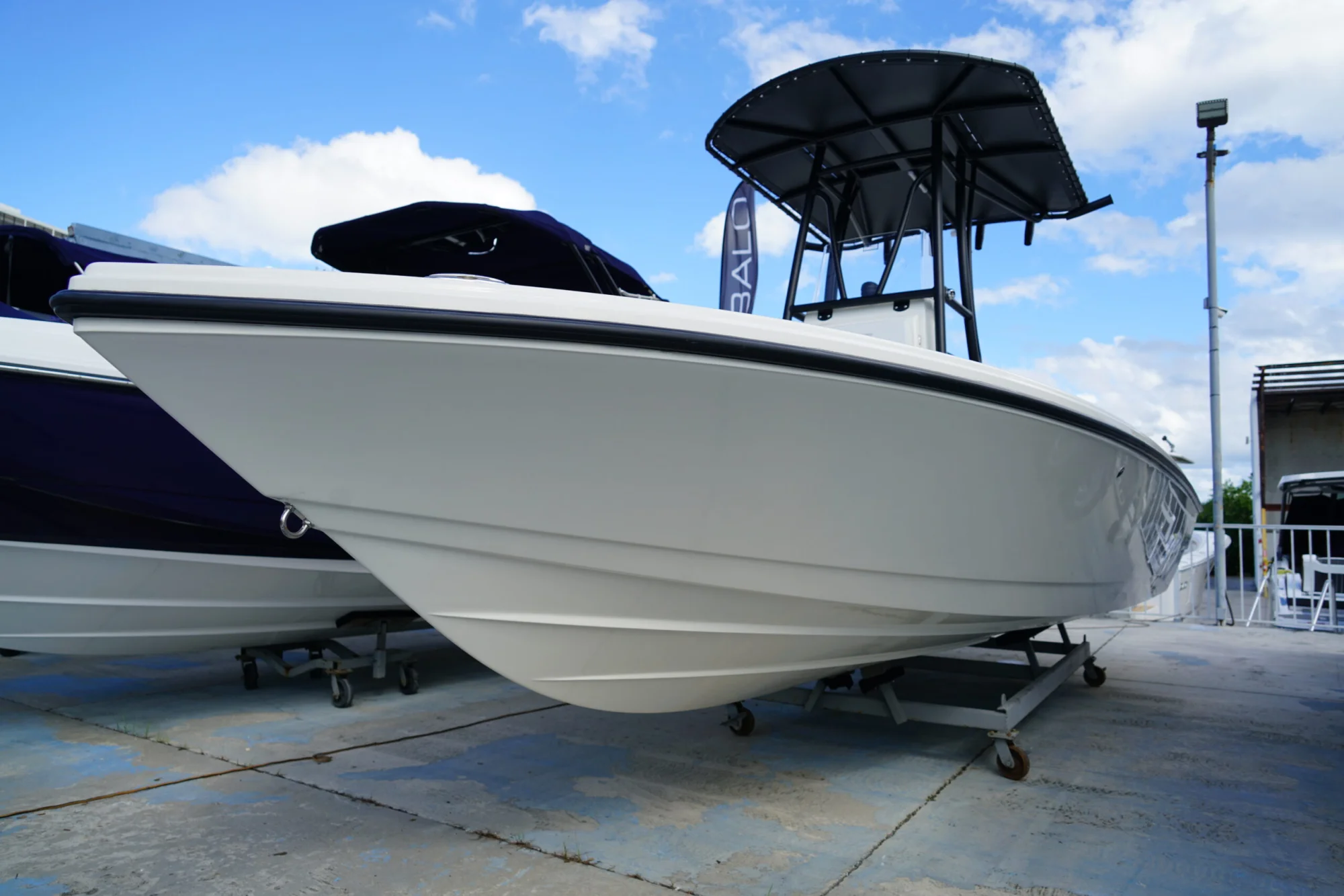 2026 PATHFINDER BOATS 2200 TRS - Image 2