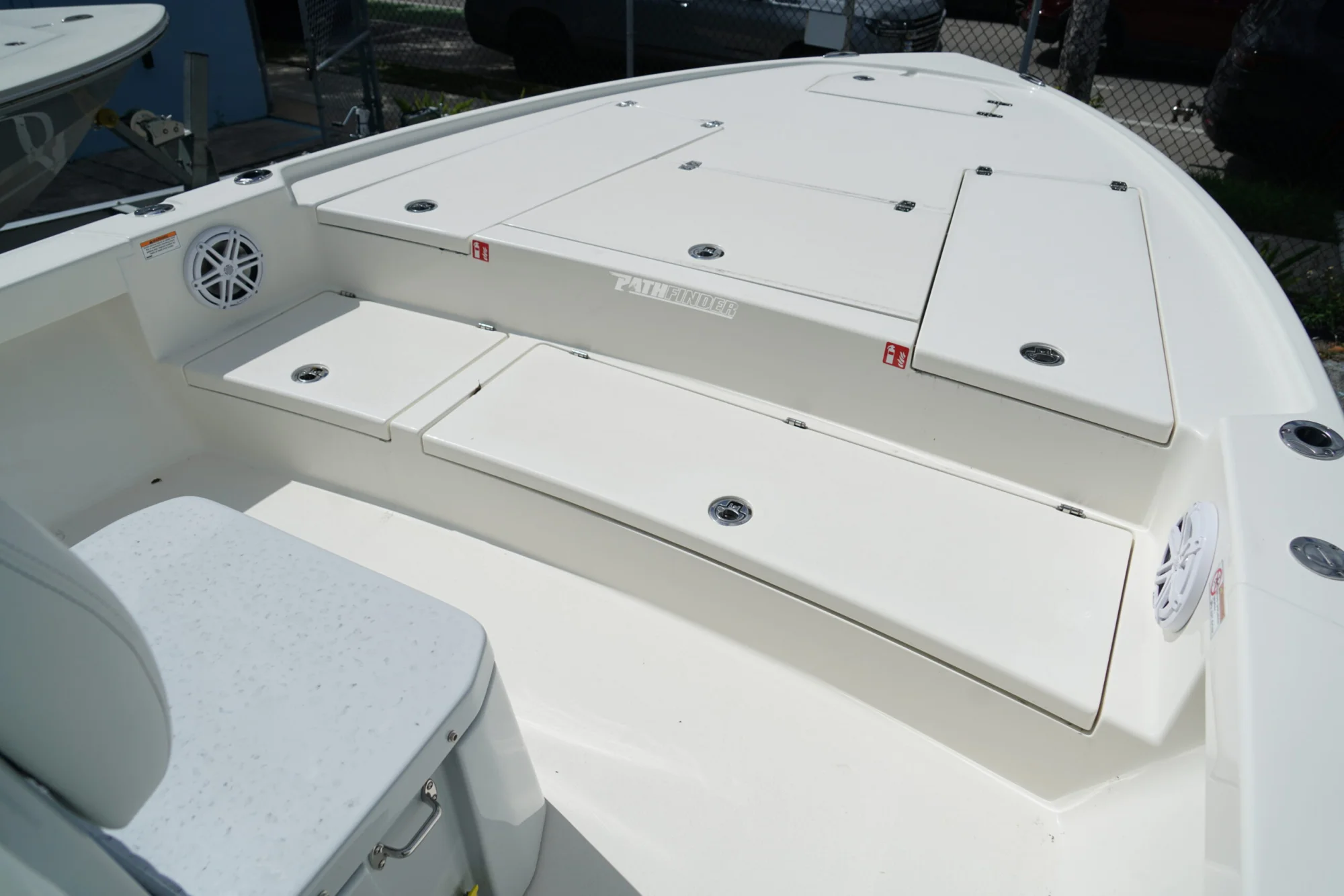 2026 PATHFINDER BOATS 2500 Hybrid - Image 4