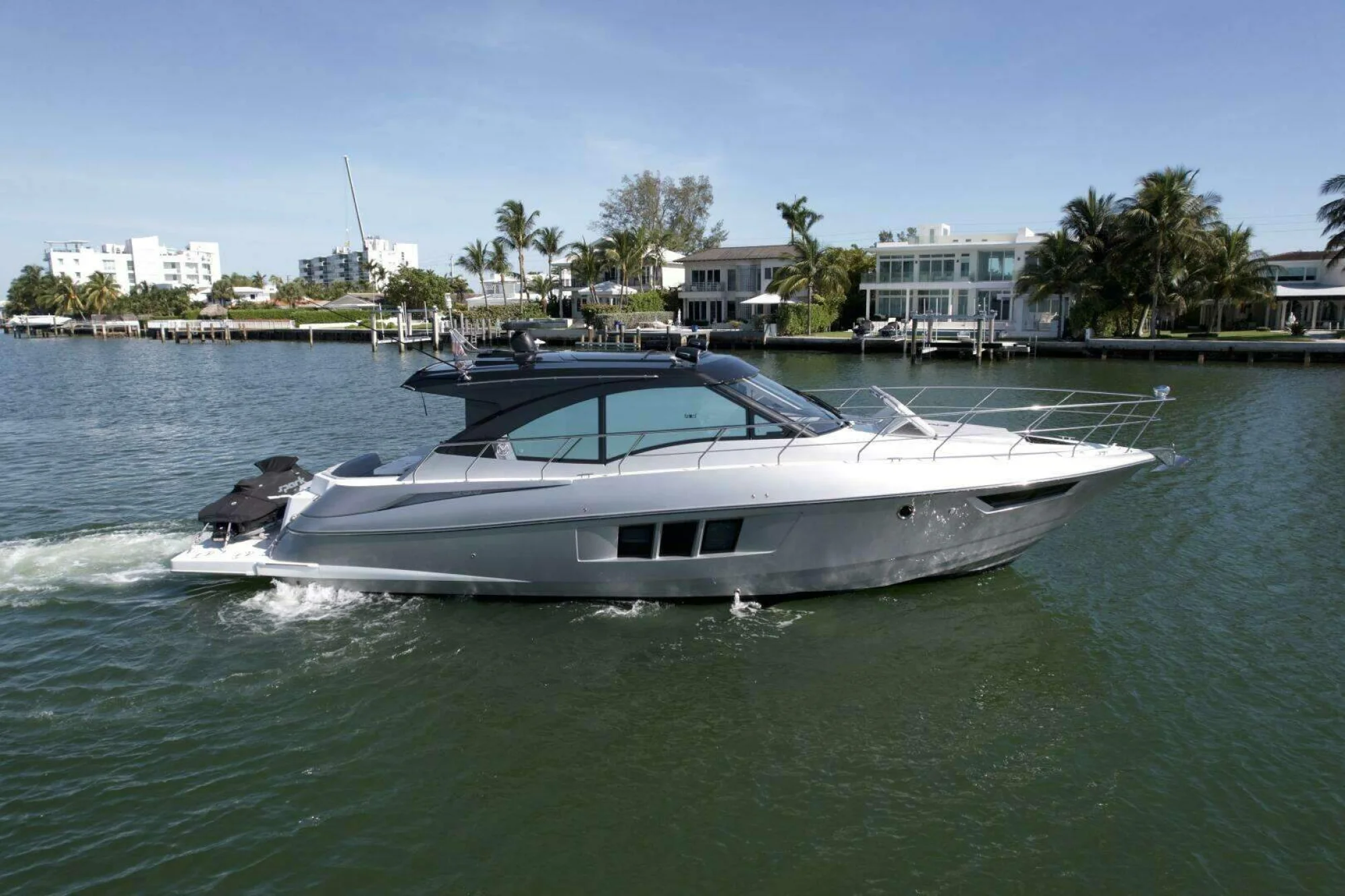 2018 Cruisers Yachts Cantius 45 - Image 3