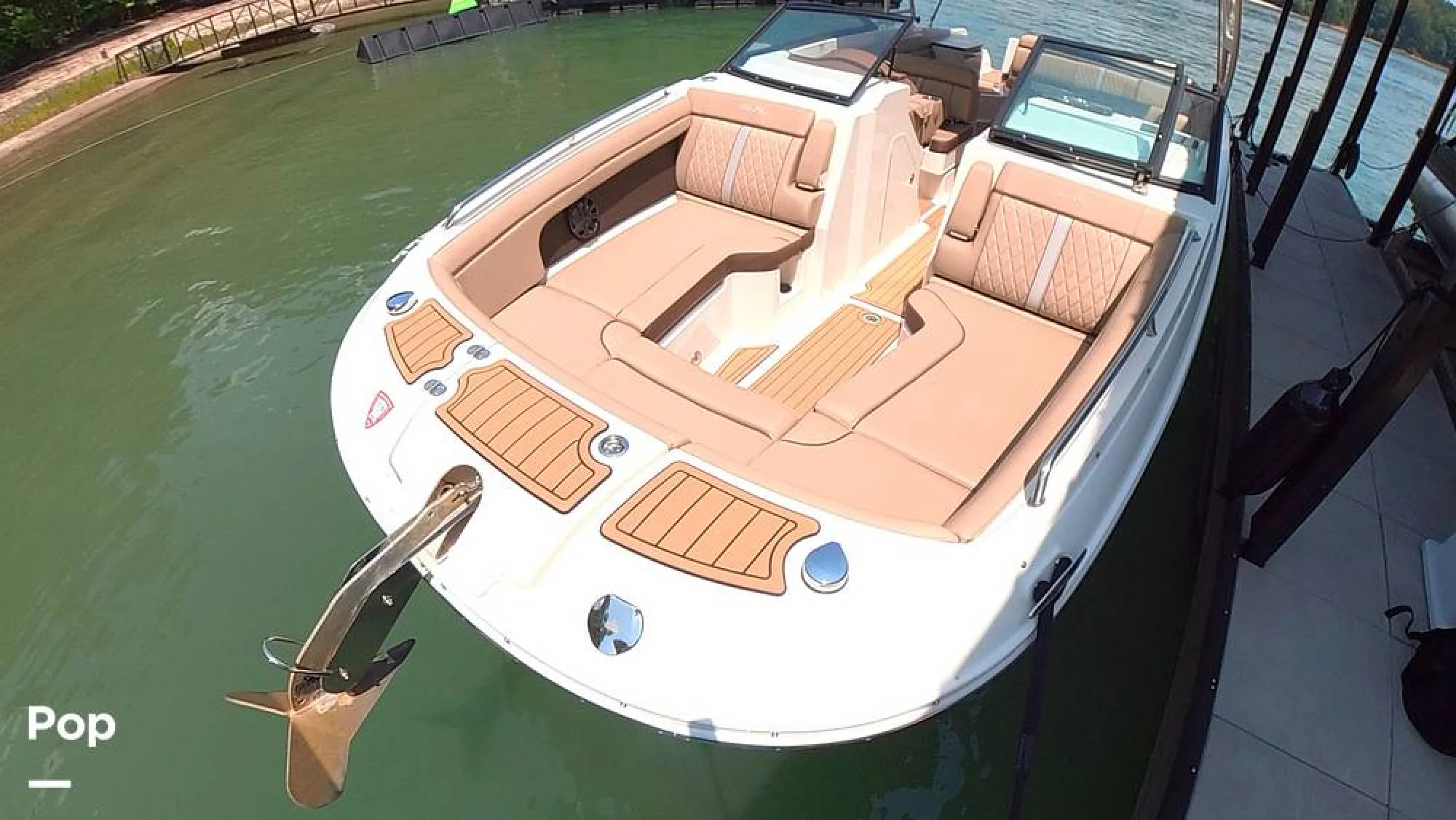 2016 Sea Ray 290 Sundeck - Image 3