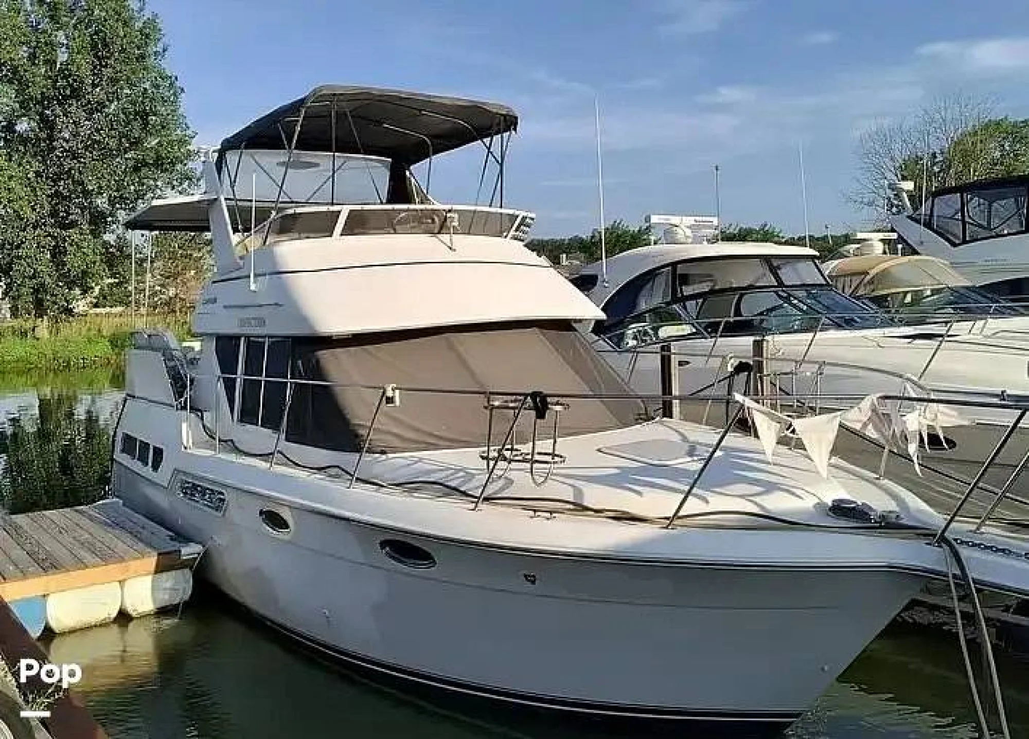 1998 Carver 325 Aft Cabin - Image 5