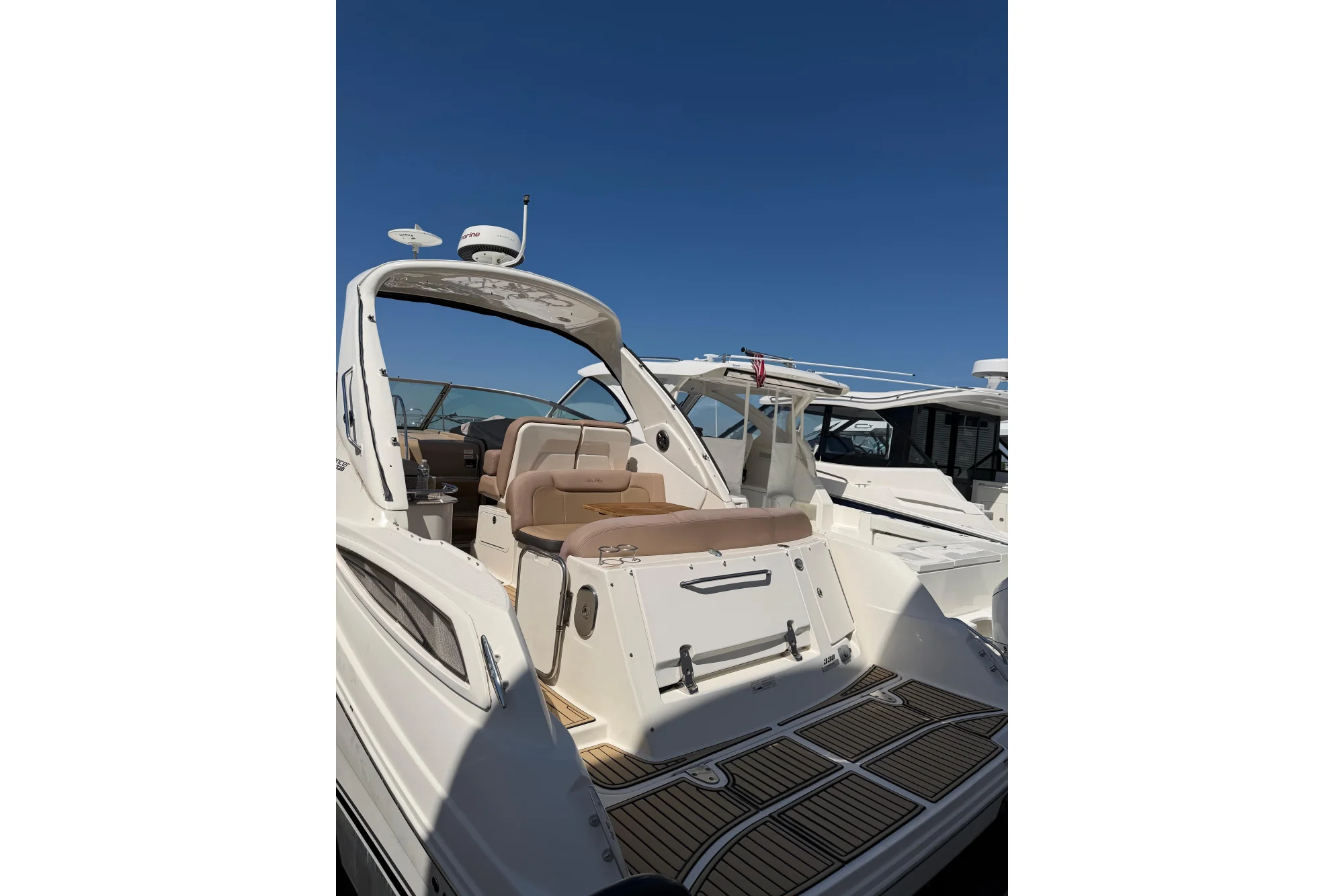 2016 Sea Ray Sundancer 330 - Image 2