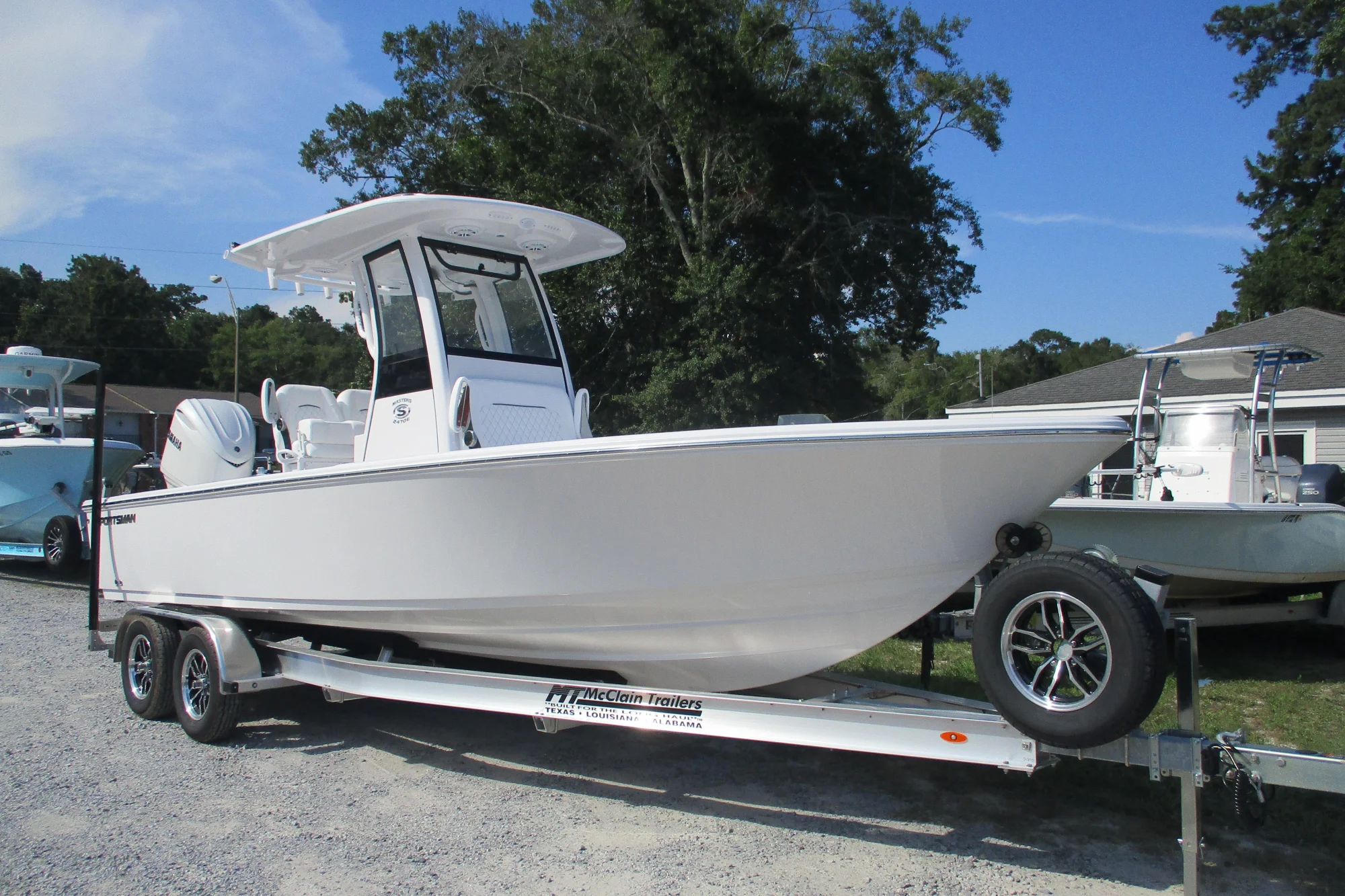 2026 Sportsman Masters 247OE Bay Boat - Image 2