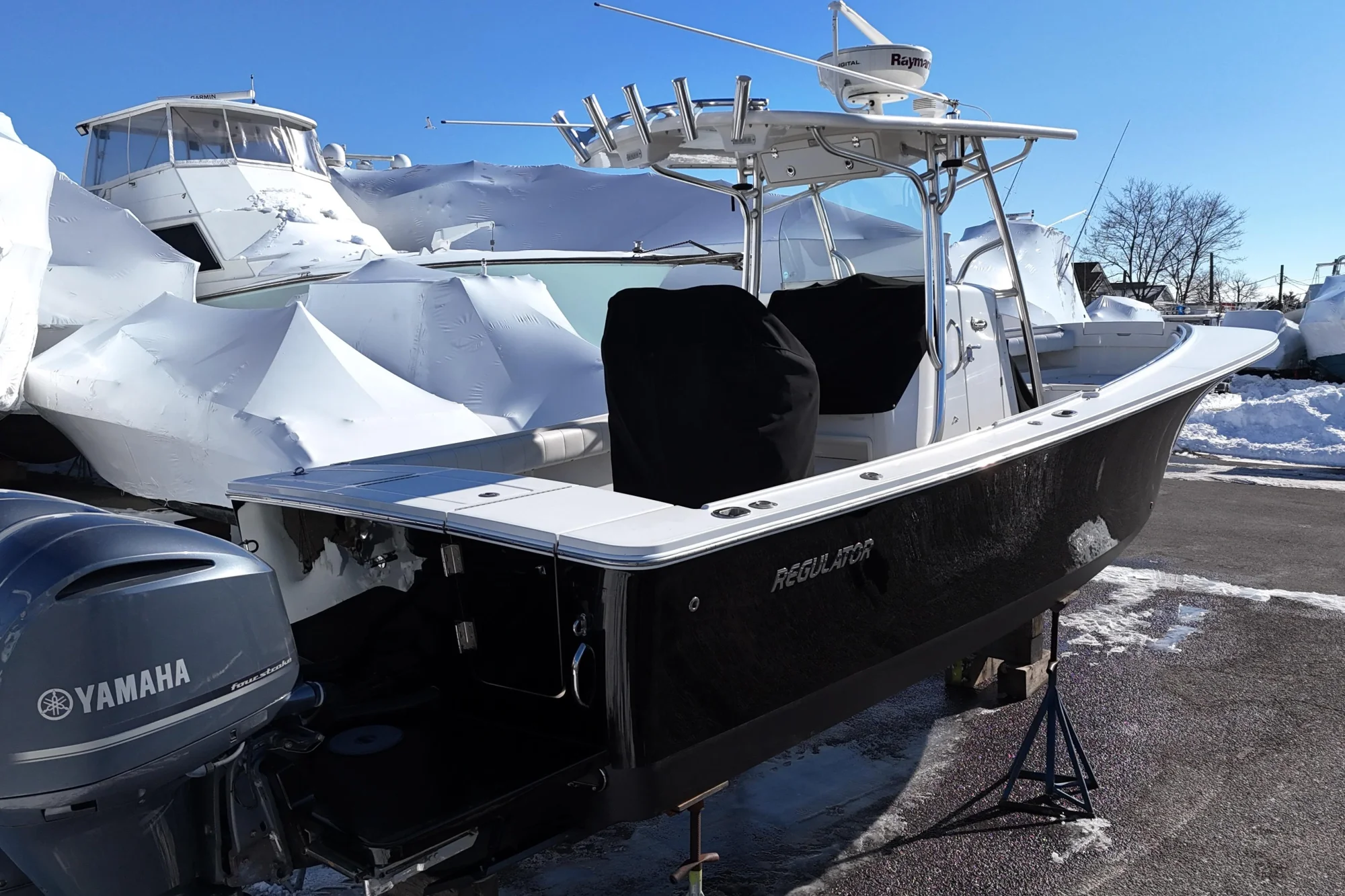 2011 Regulator 28 Forward Seating - Image 4