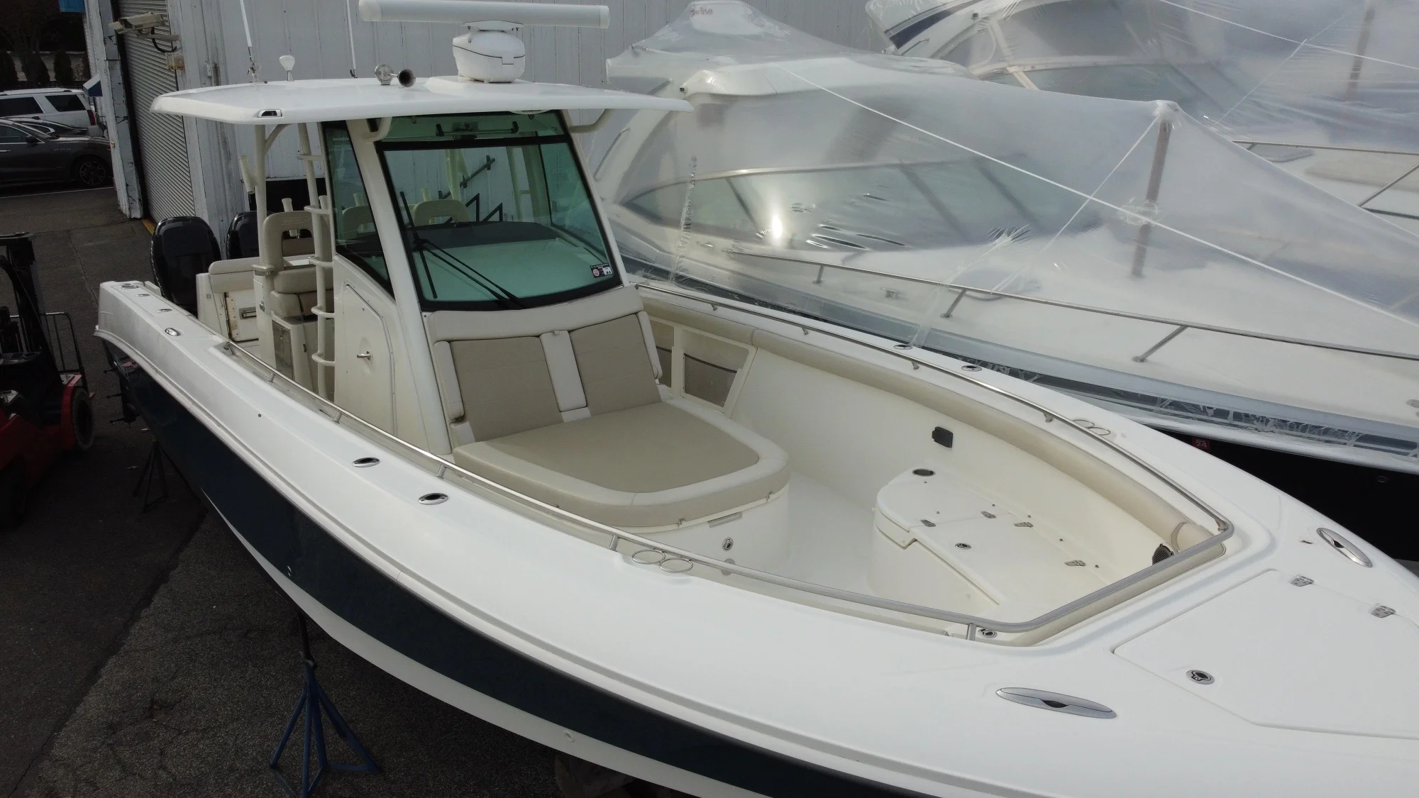 2017 Boston Whaler 350 Outrage - Image 5