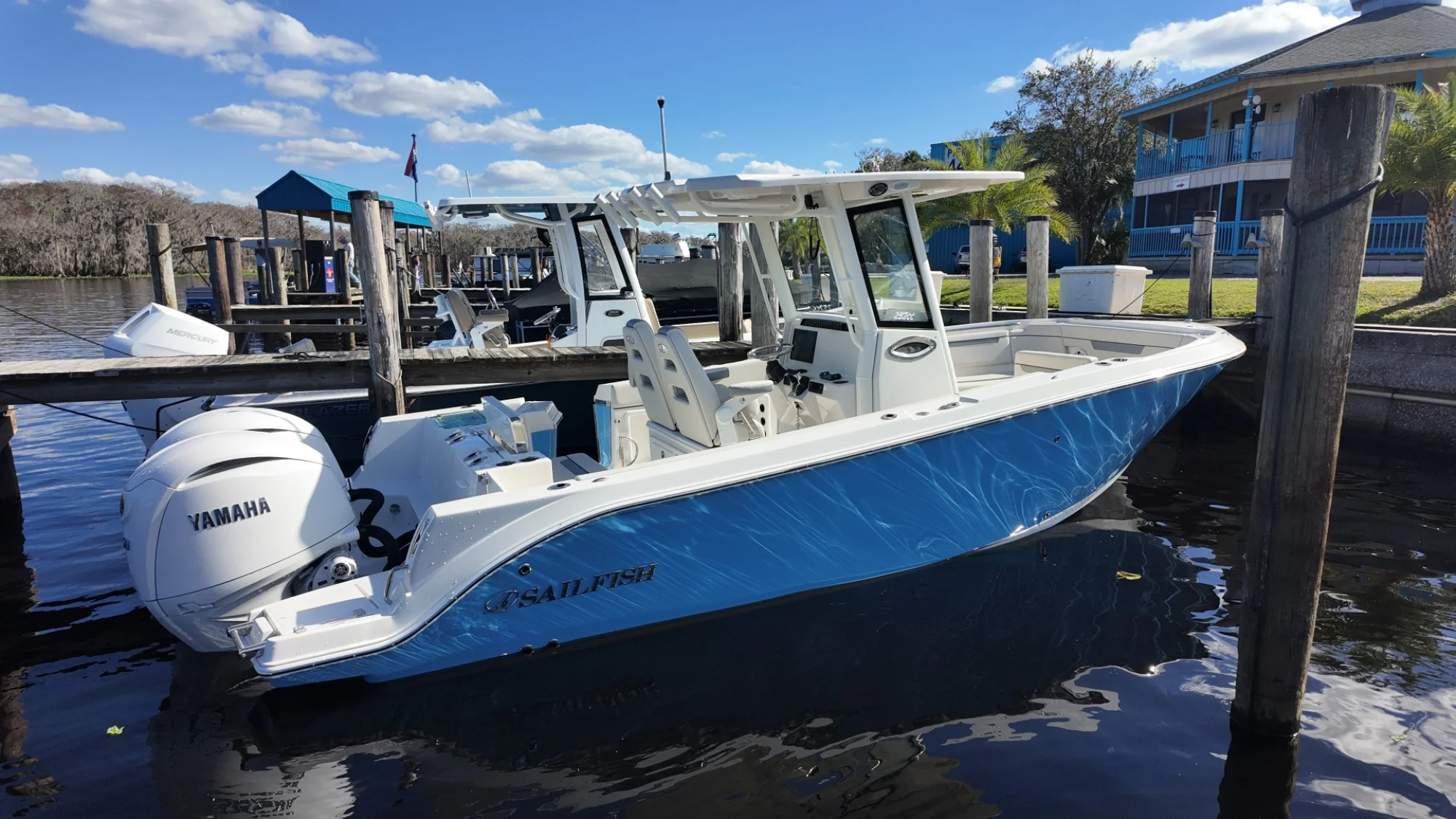 2026 Sailfish 252 CC — Twin Yamaha 150s - Image 5