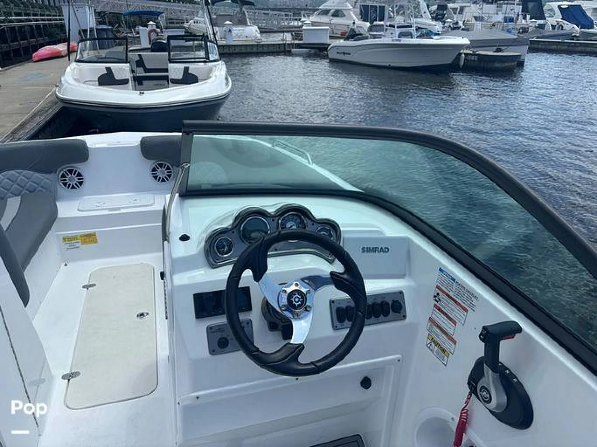 2025 NauticStar 223 DC - Image 2