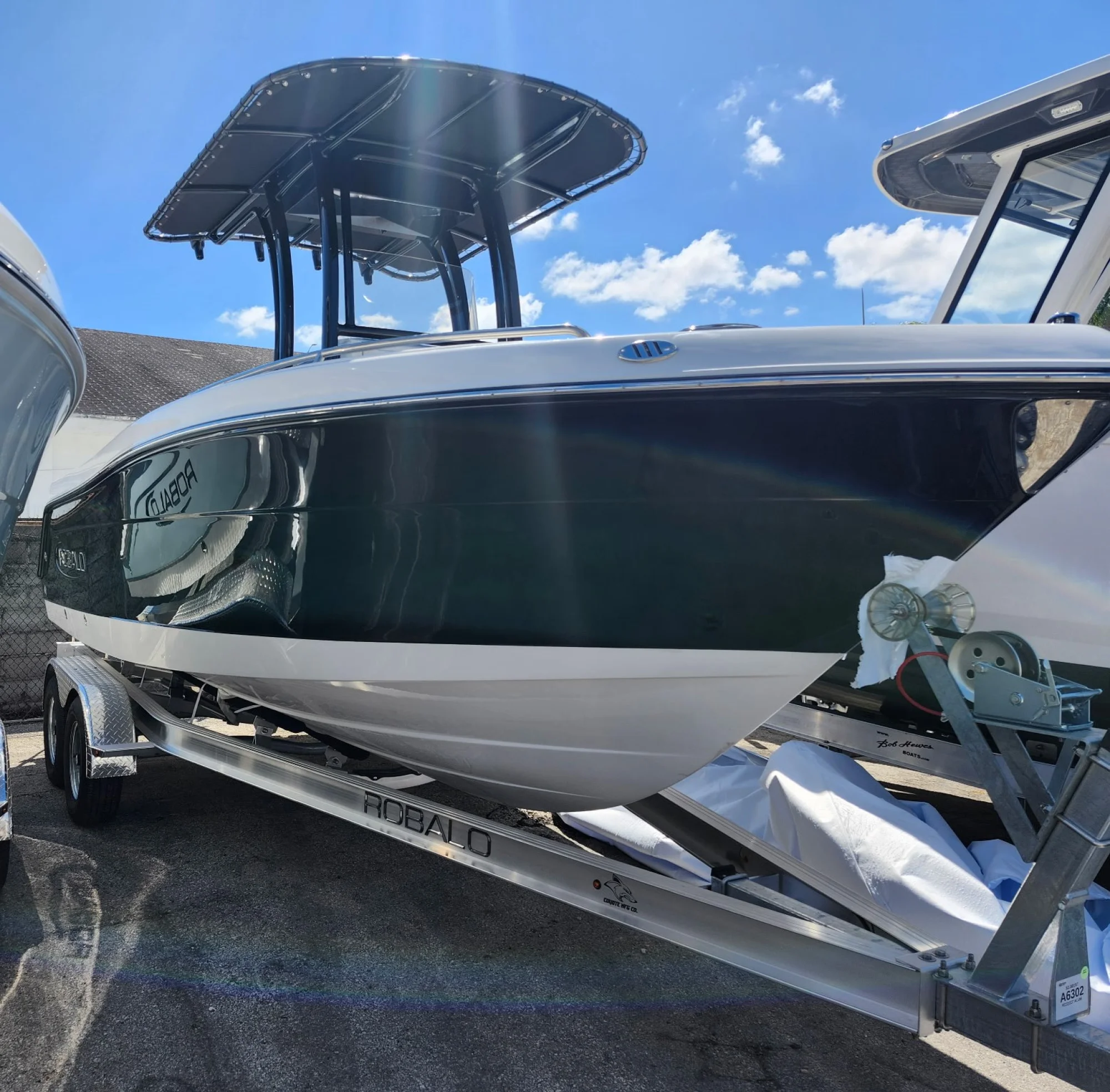 2025 ROBALO 222 Explorer - Main Image