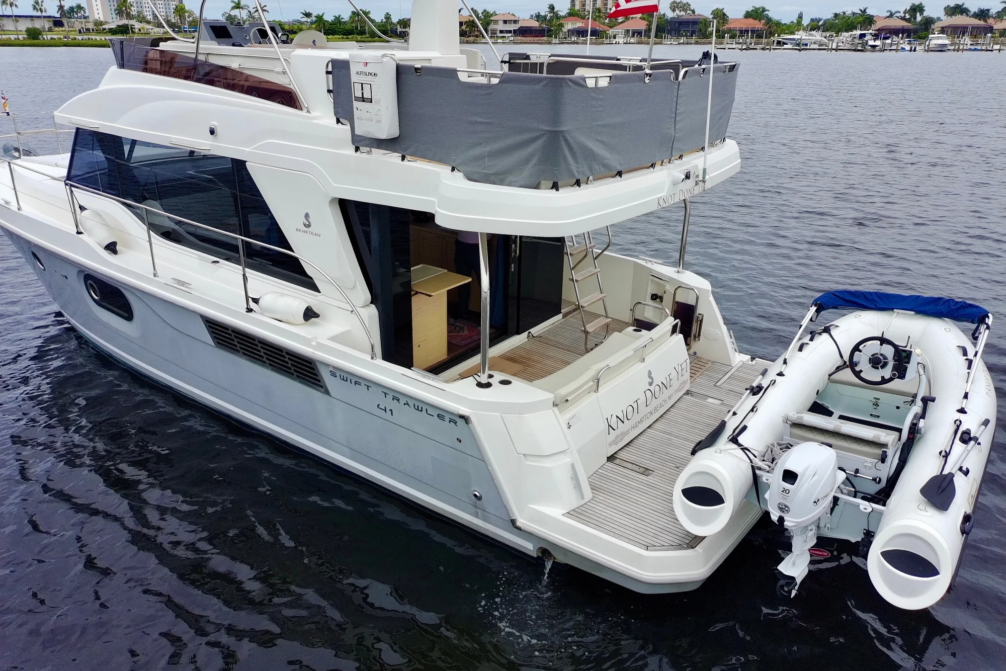 2022 Beneteau Swift Trawler 41 Fly - Image 3