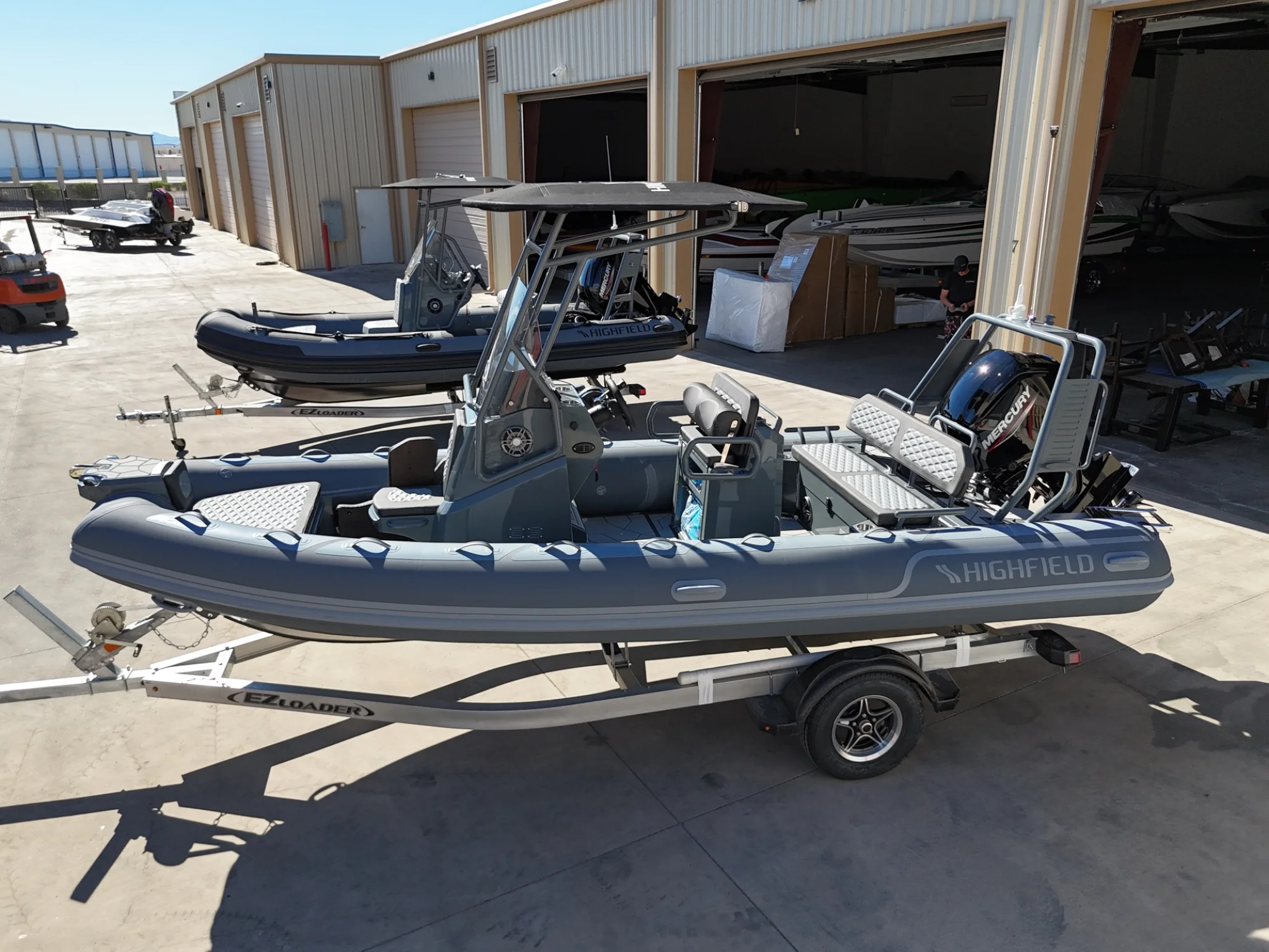 Highfield SP 560 / Merc 115