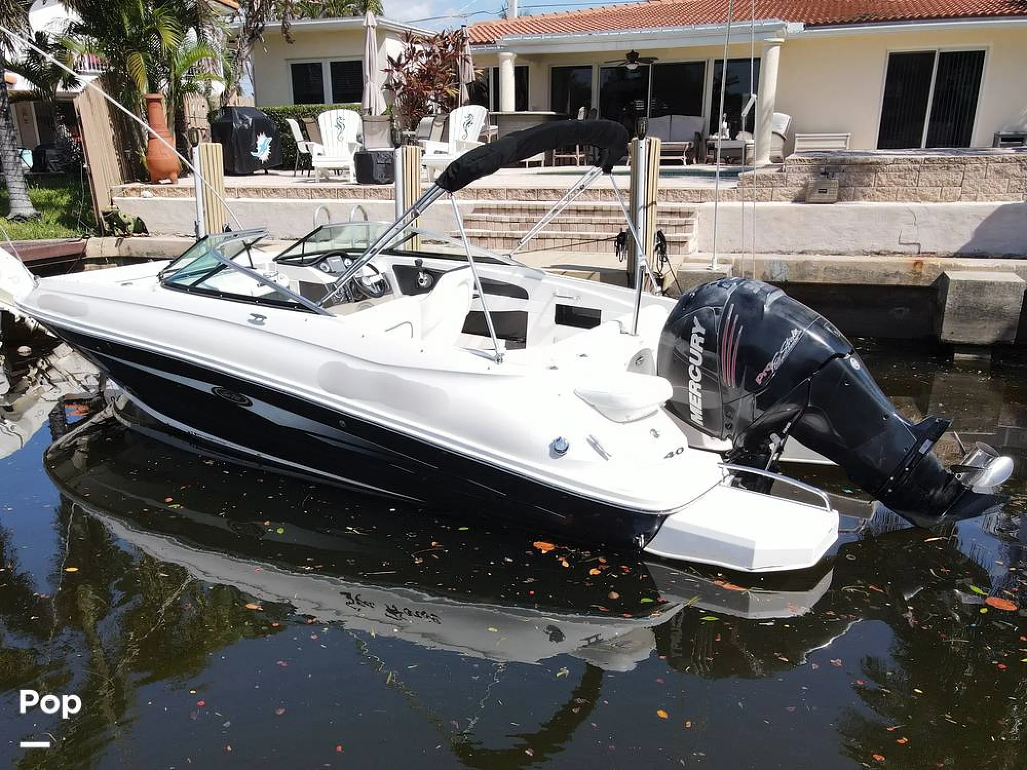 2014 Sea Ray 240 Sundeck - Image 4
