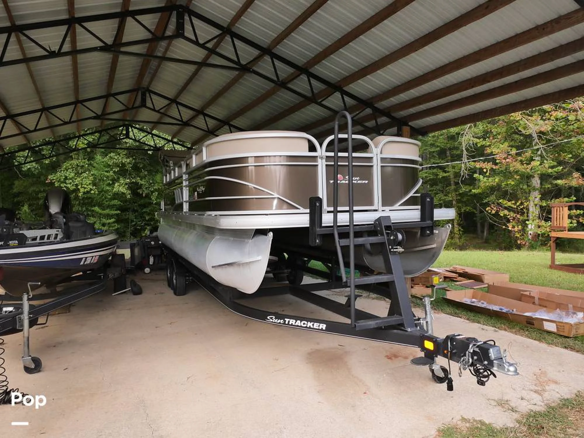 2020 Sun Tracker Party Barge 22 DLX - Main Image