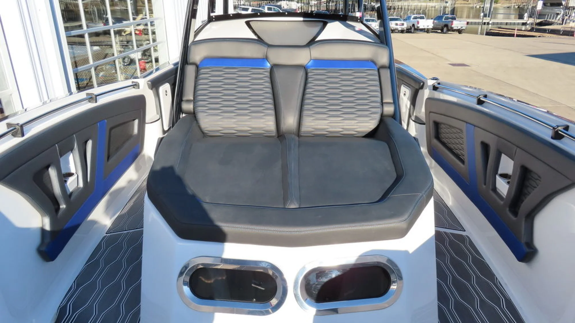 Sunsation Powerboats 40 CCX - Image 5