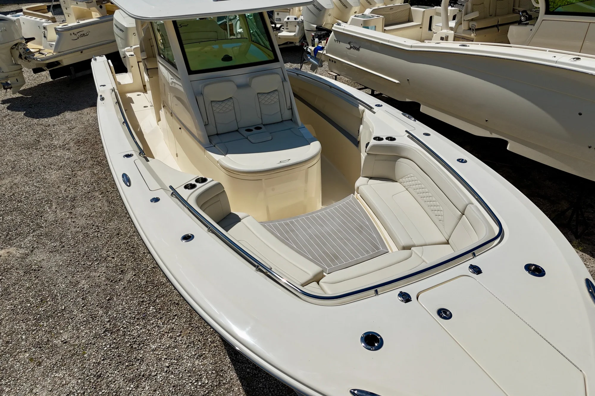 2026 Scout 330 LXF - Image 2