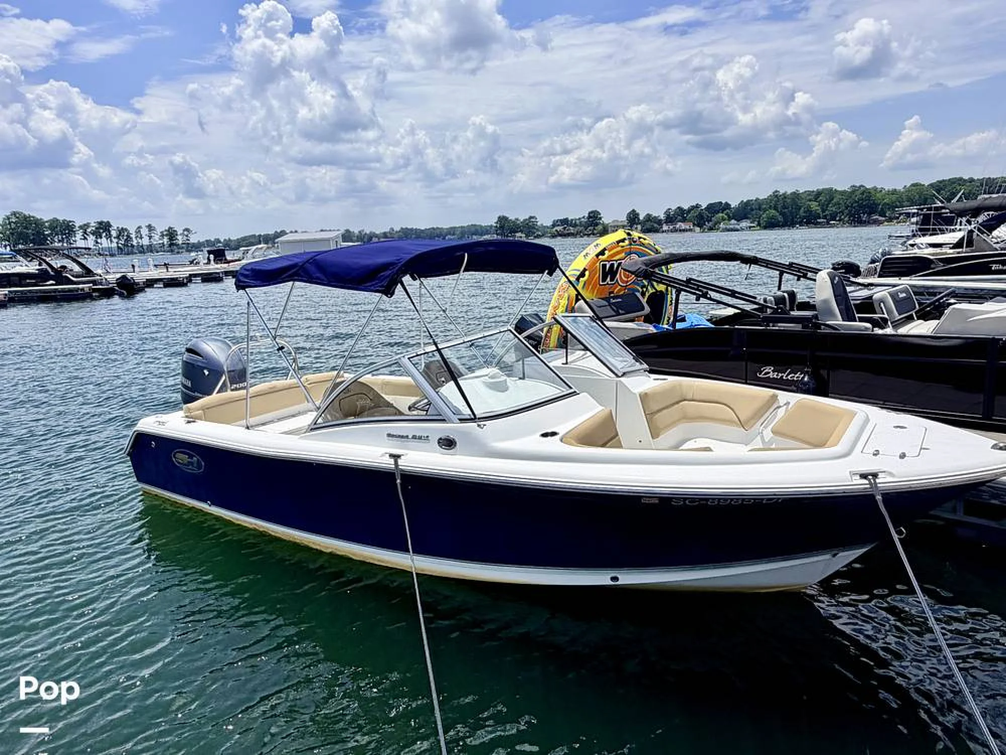 2017 Sea Hunt Escape 211 LE - Main Image