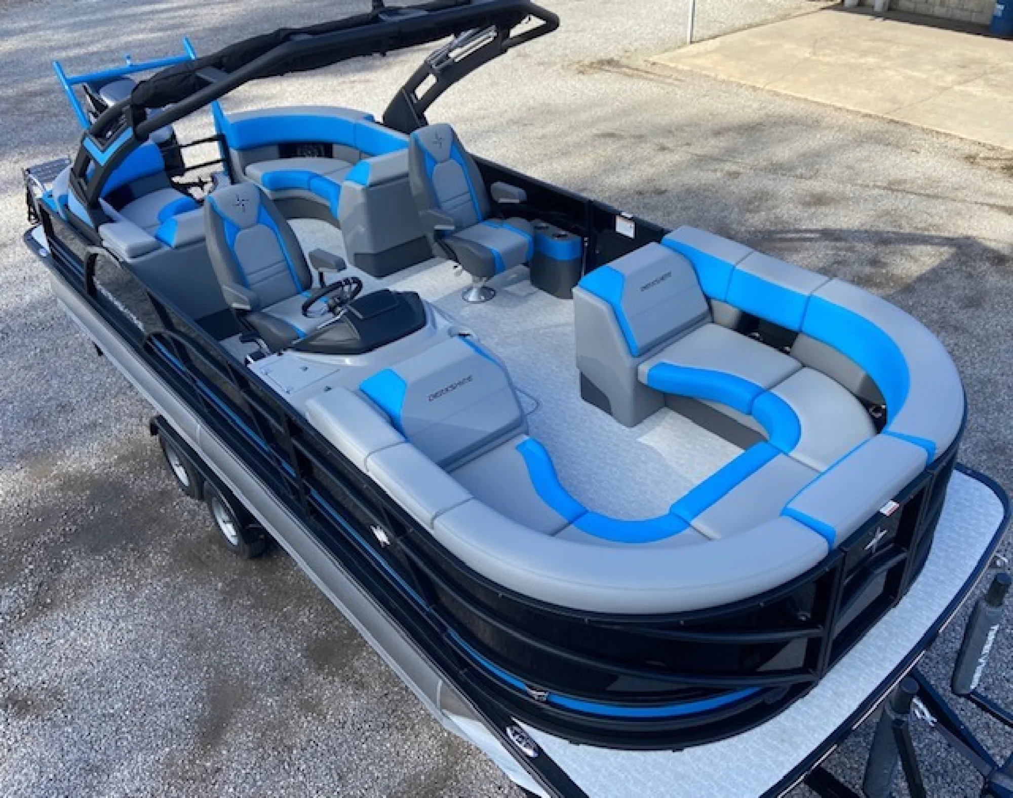 2024 Berkshire 23 STS Arch - Image 4