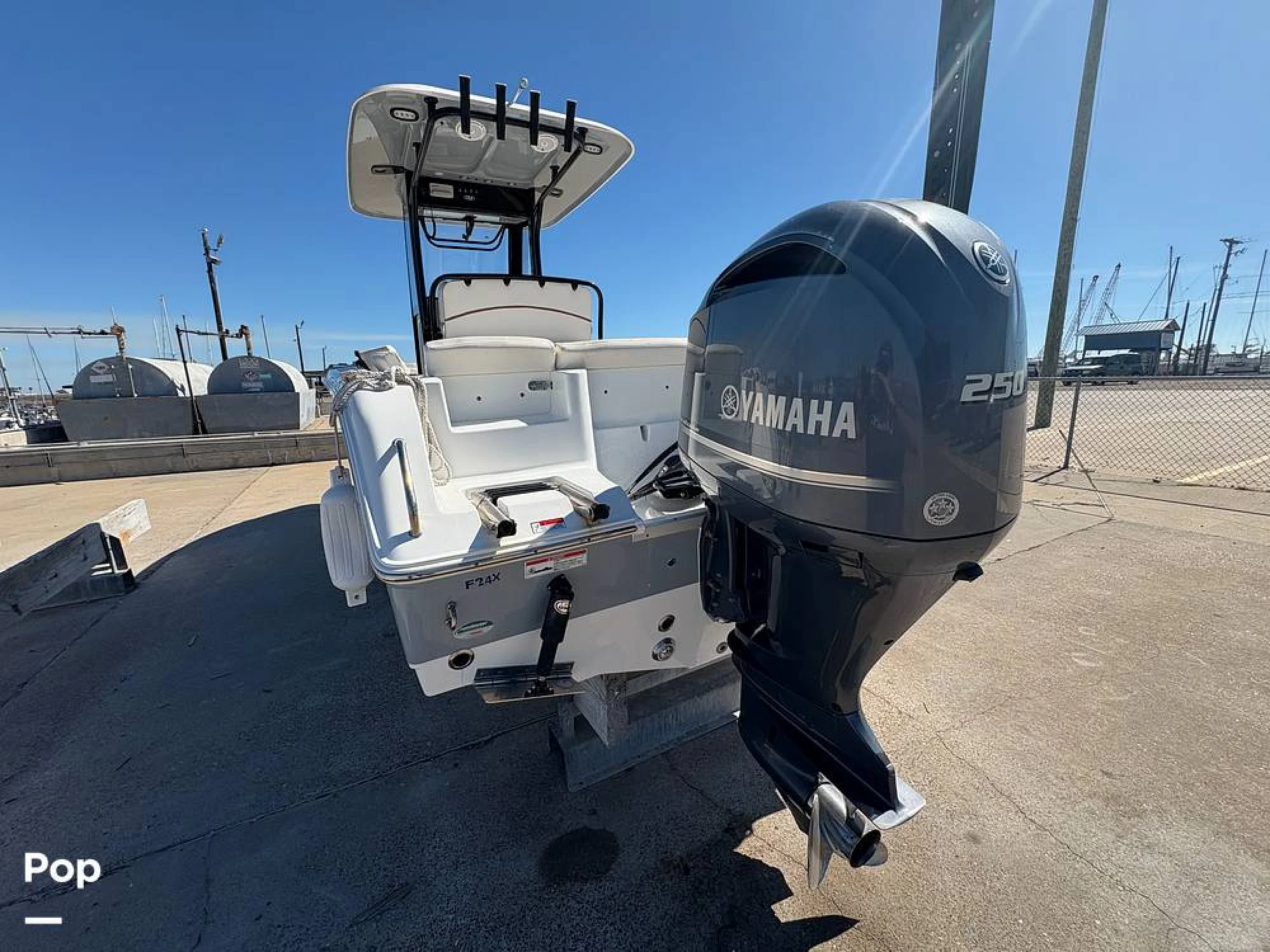 2020 Sea Hunt Ultra 235 SE - Image 5
