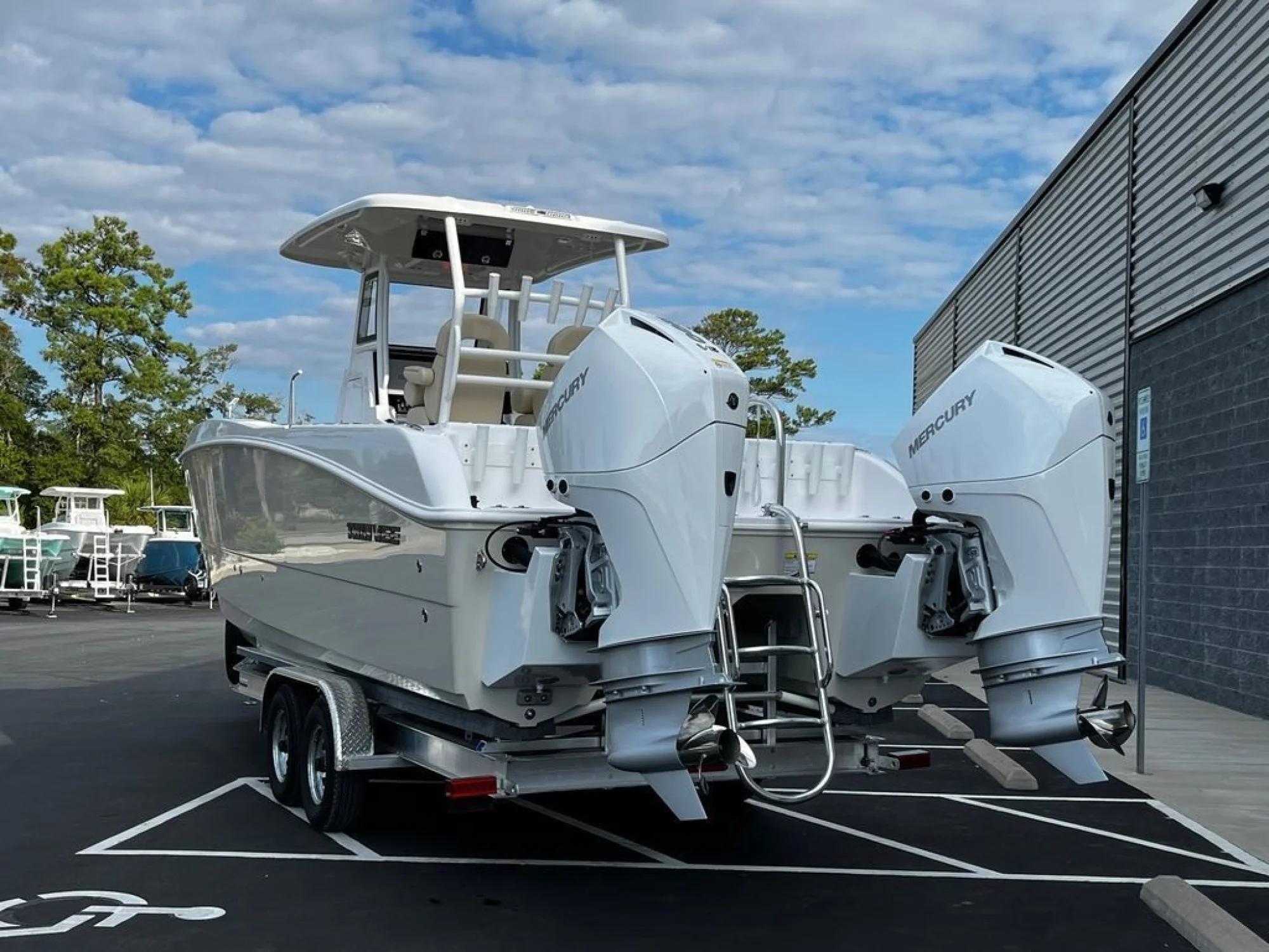 Twin Vee 260 GFX - Image 3