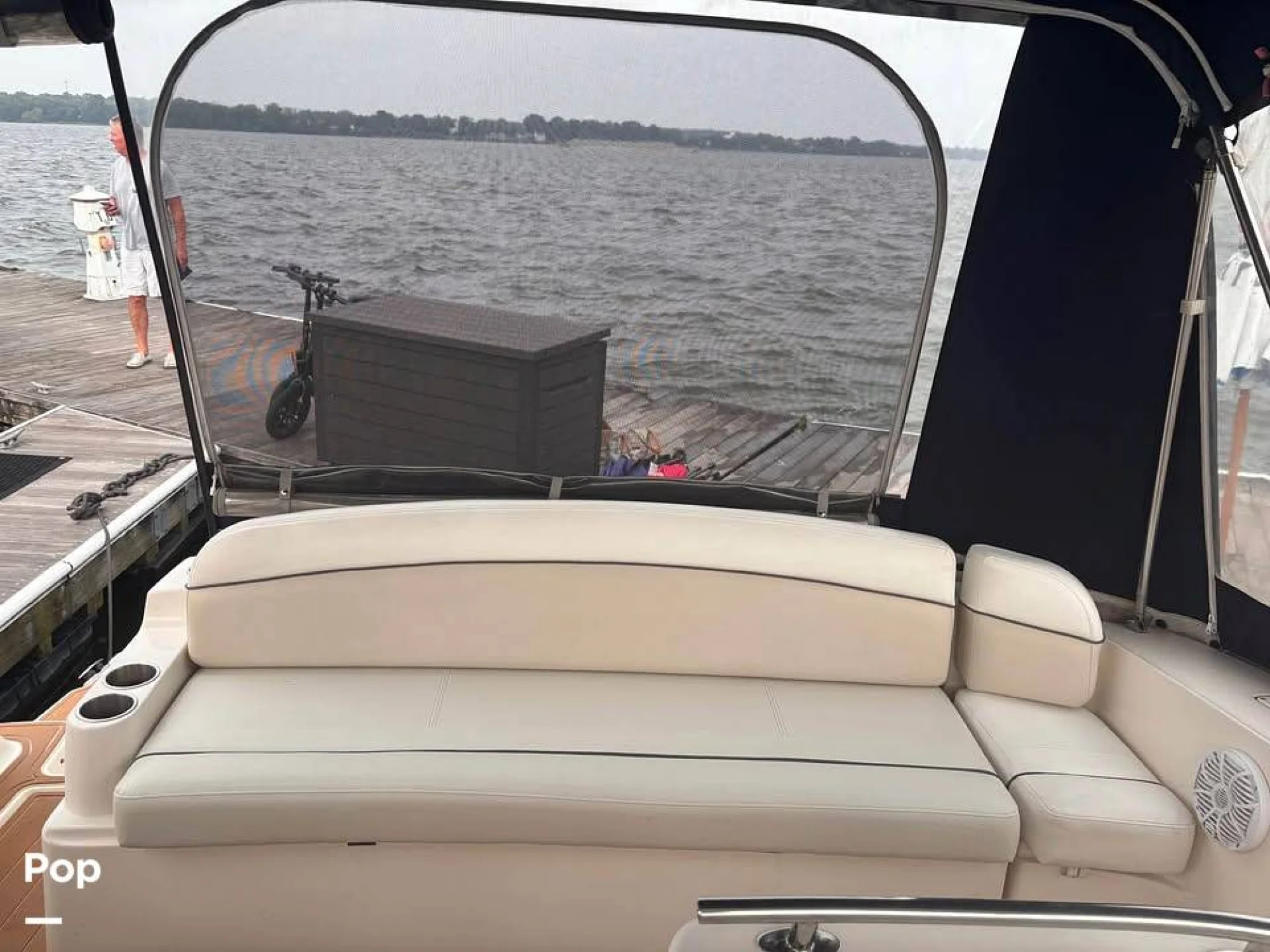 2006 Rinker 342 Fiesta Vee - Image 4