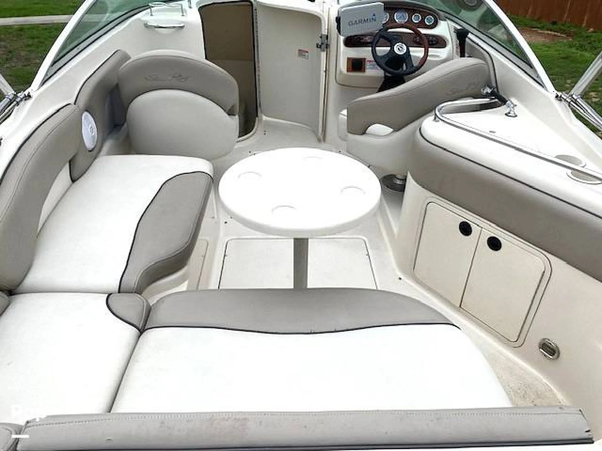2004 Sea Ray 240 SD - Image 3