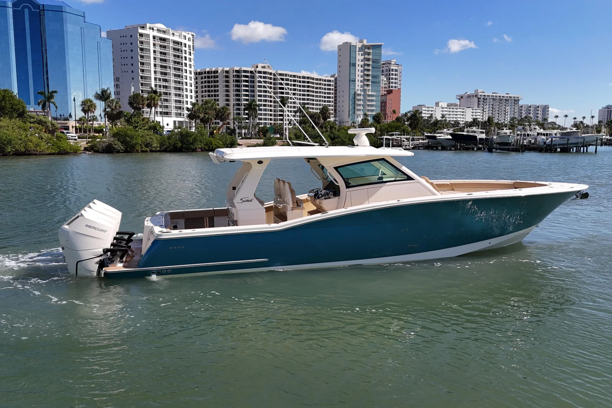 2024 Scout 425 LXF - Image 4