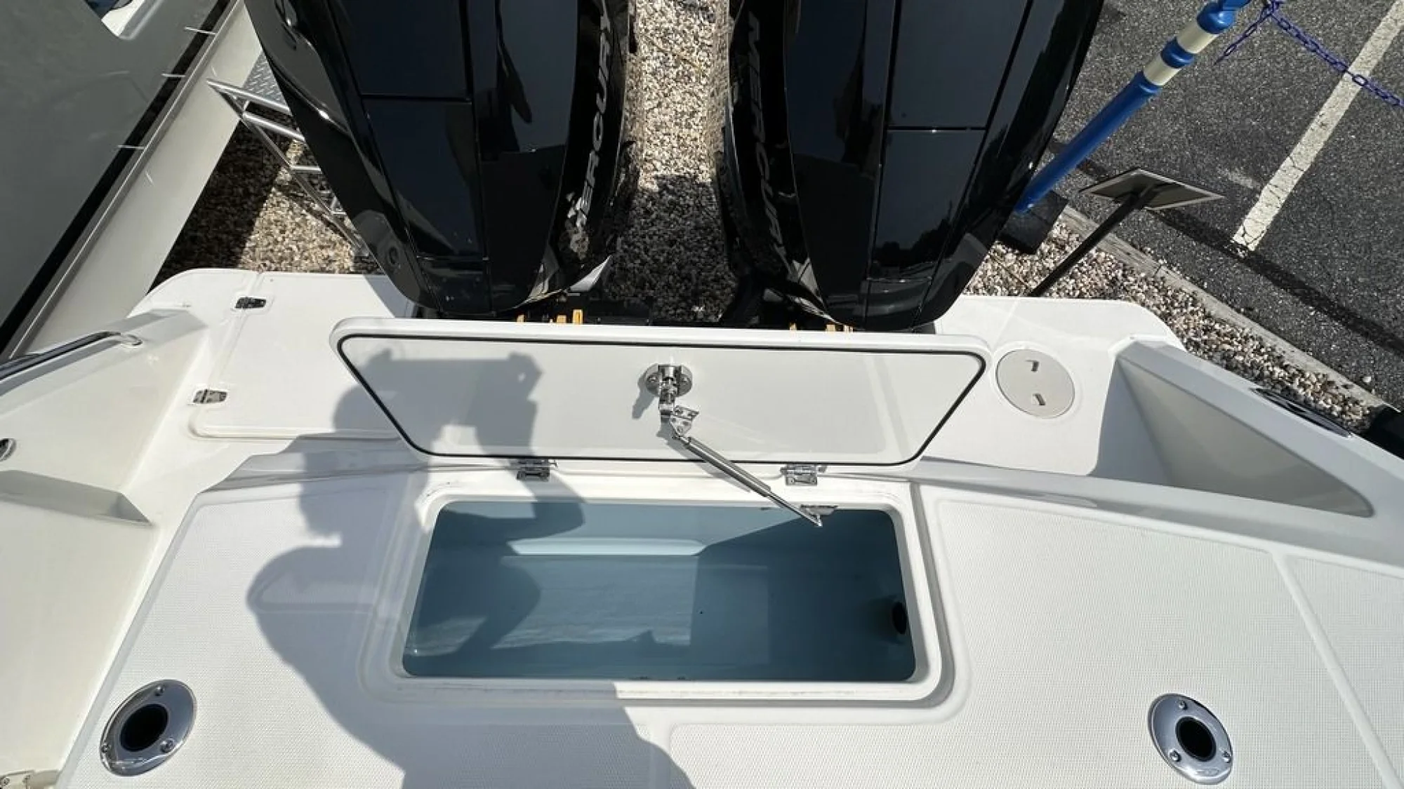 Boston Whaler 330 Outrage - Image 3