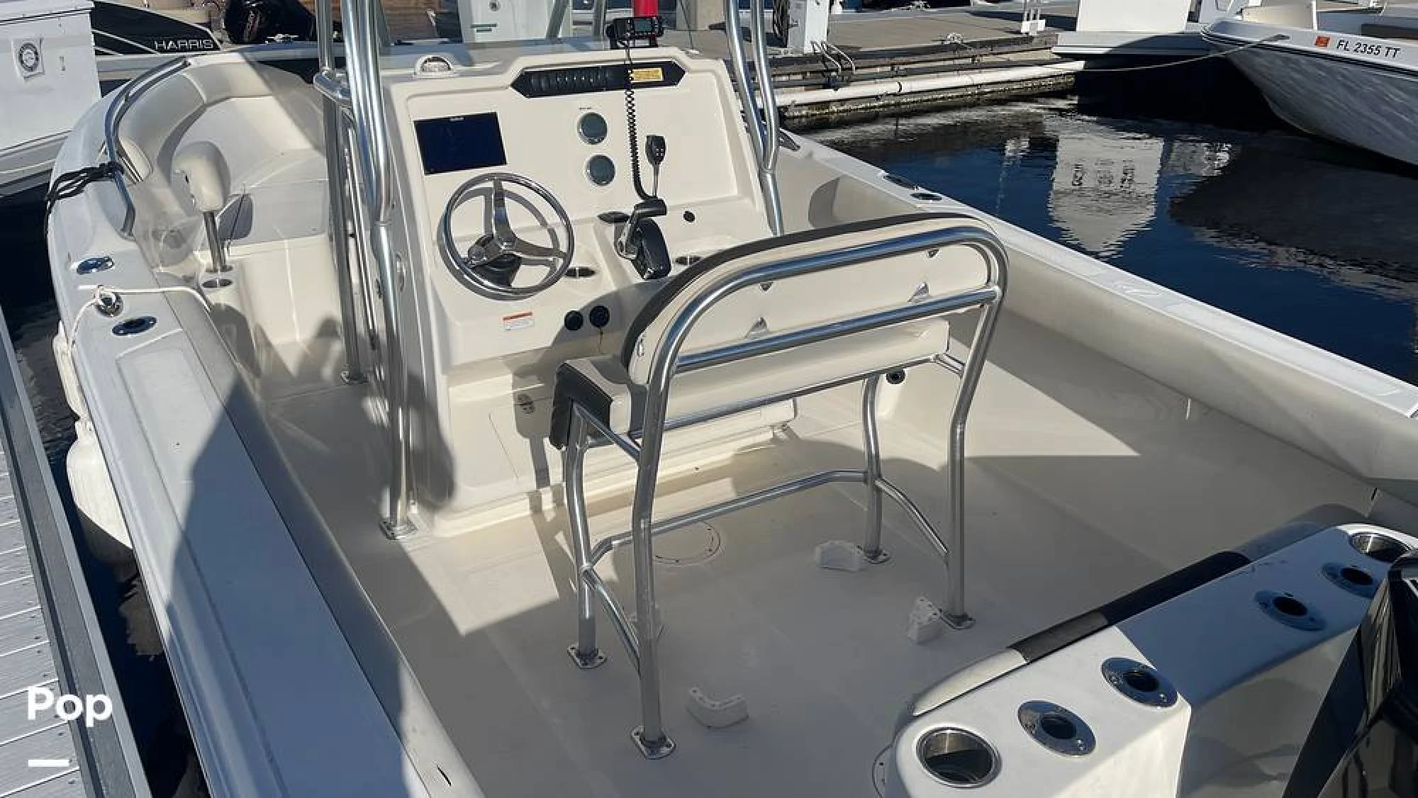2023 Sailfish 242 CC - Image 3