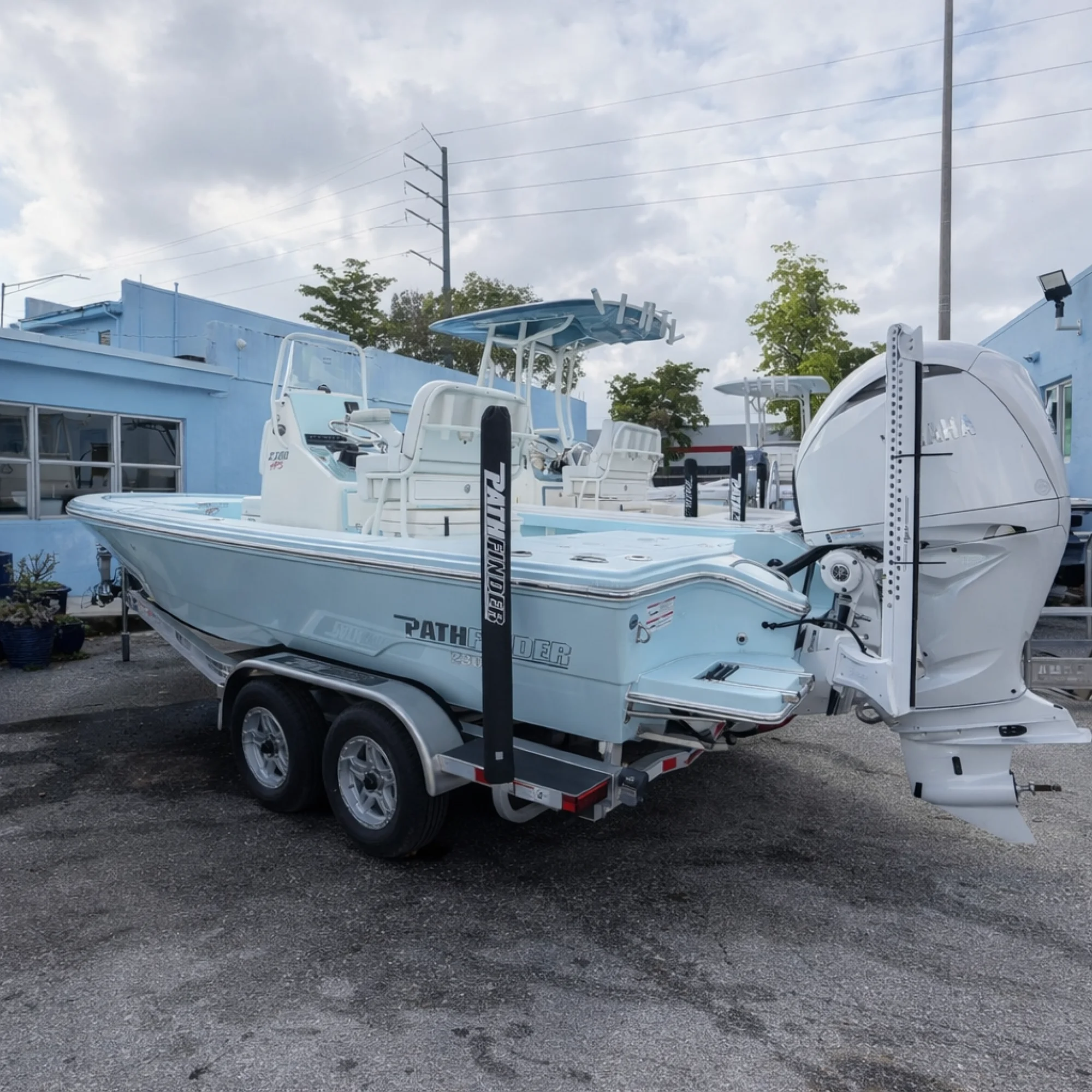 2025 PATHFINDER BOATS 2300 HPS