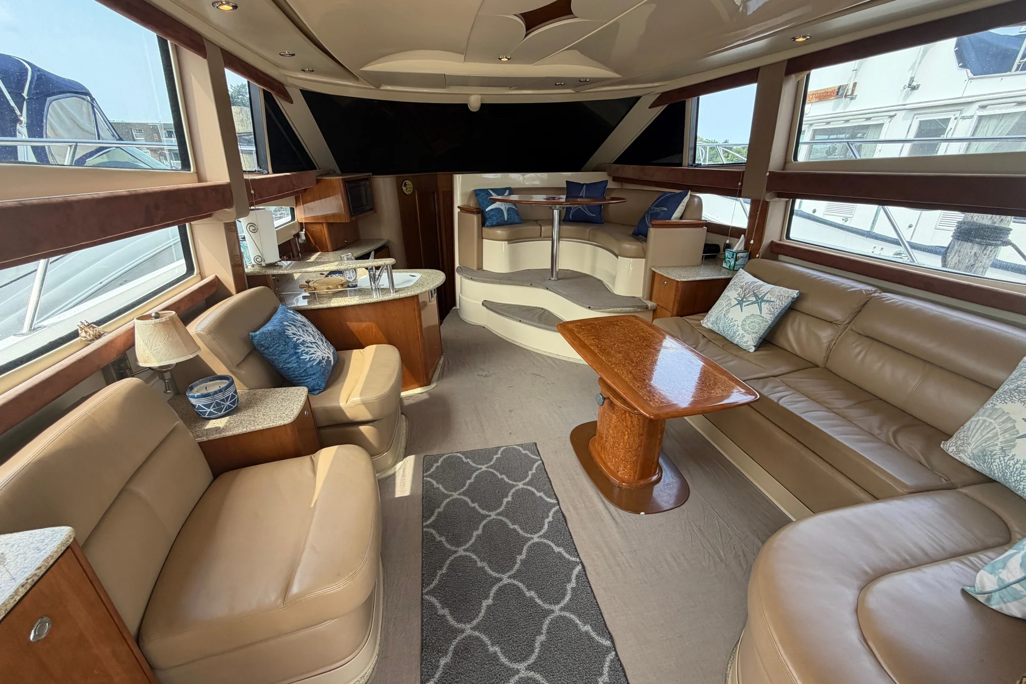 2007 Meridian 391 Sedan - Image 4
