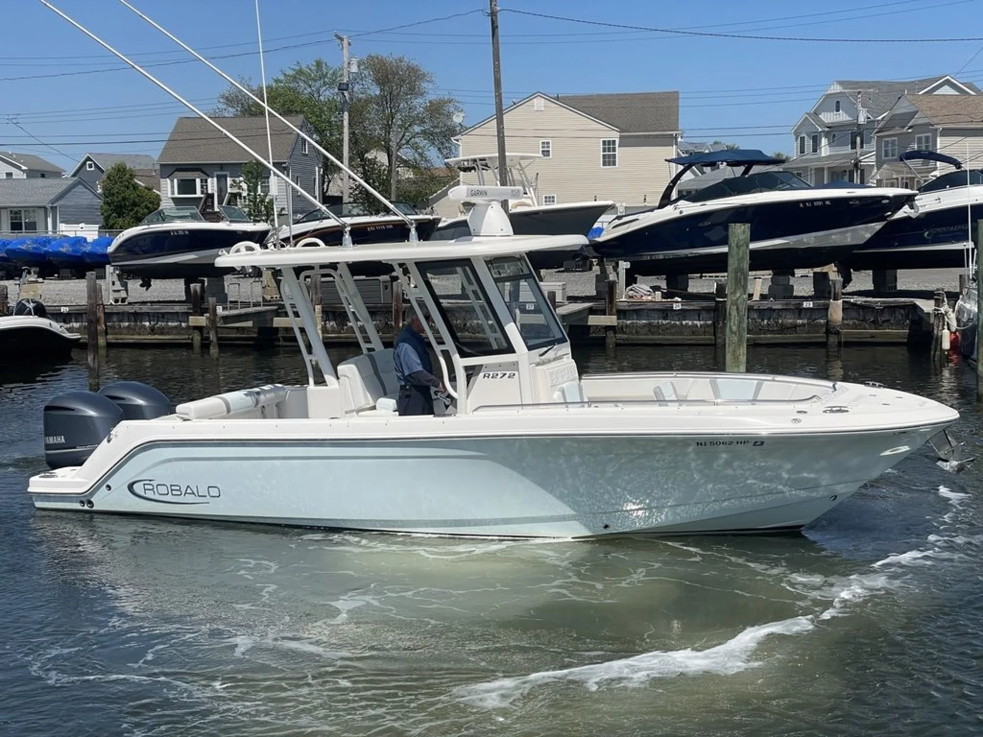 2020 Robalo R272 - Image 3