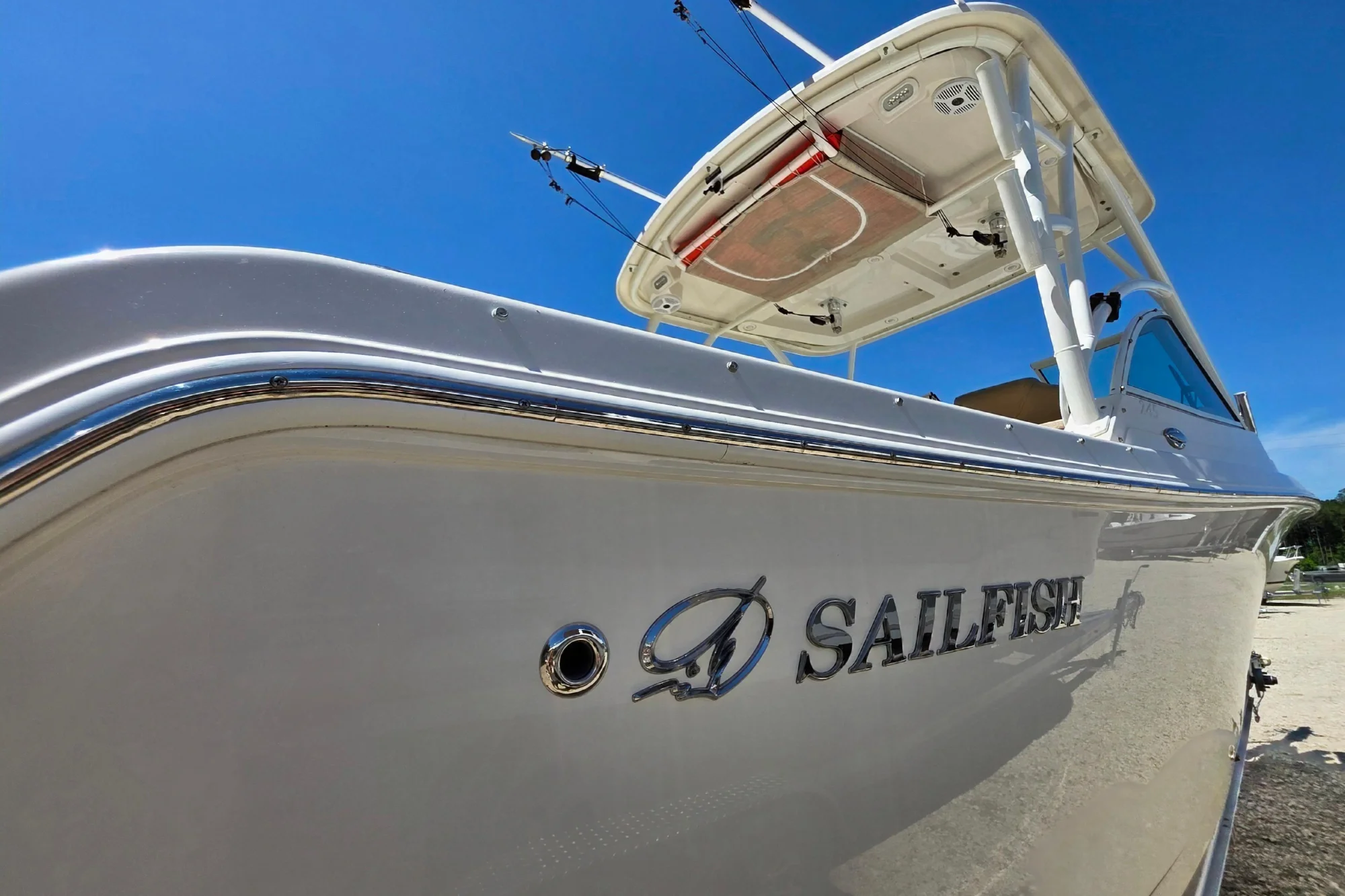2018 Sailfish 245 DC - Image 5
