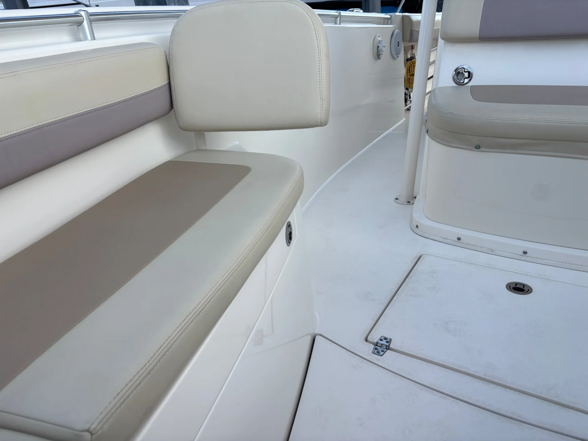 2017 Cobia 277 Center Console, no bottom paint - Image 4