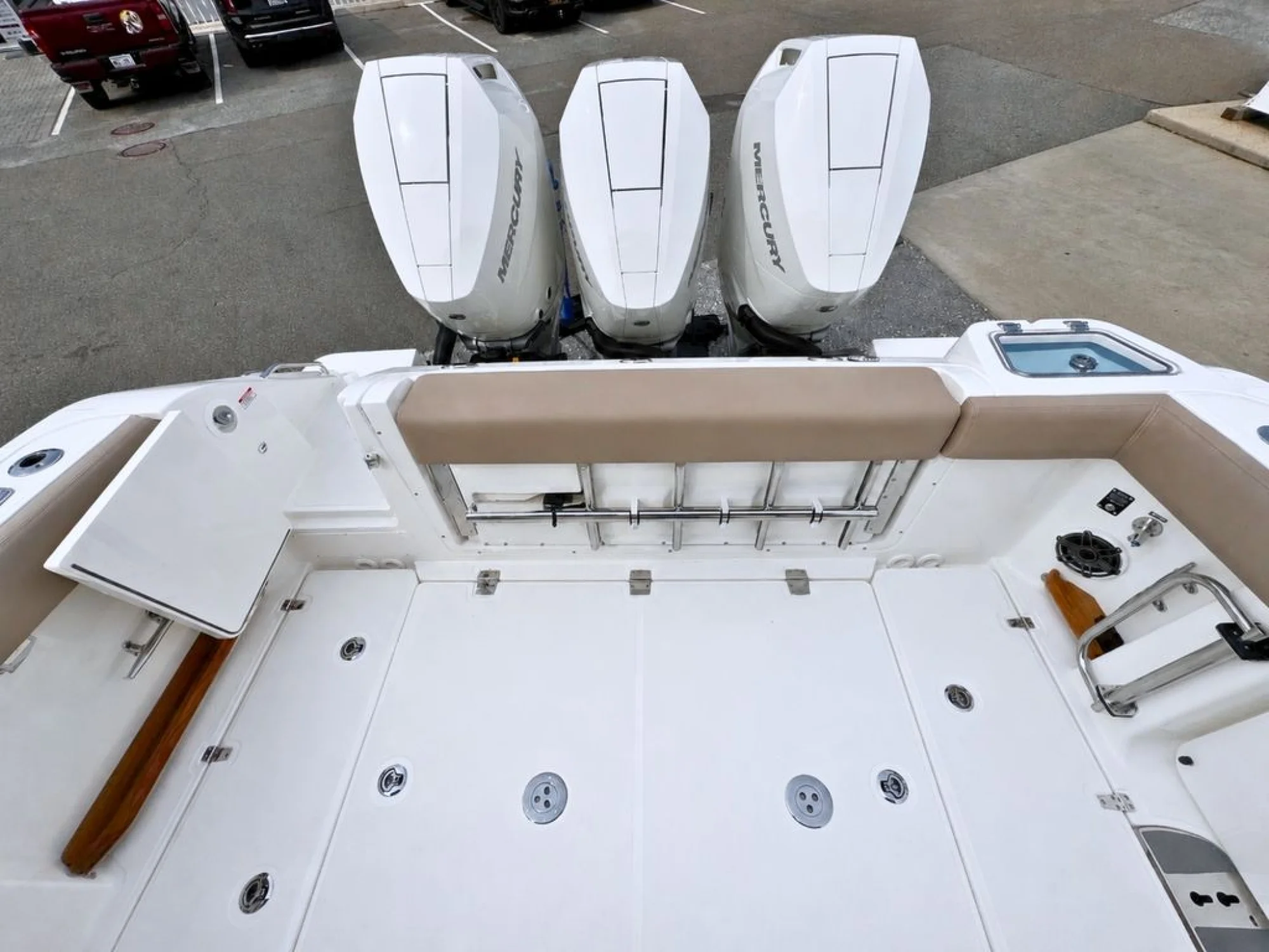 Boston Whaler 350 Realm - Image 5