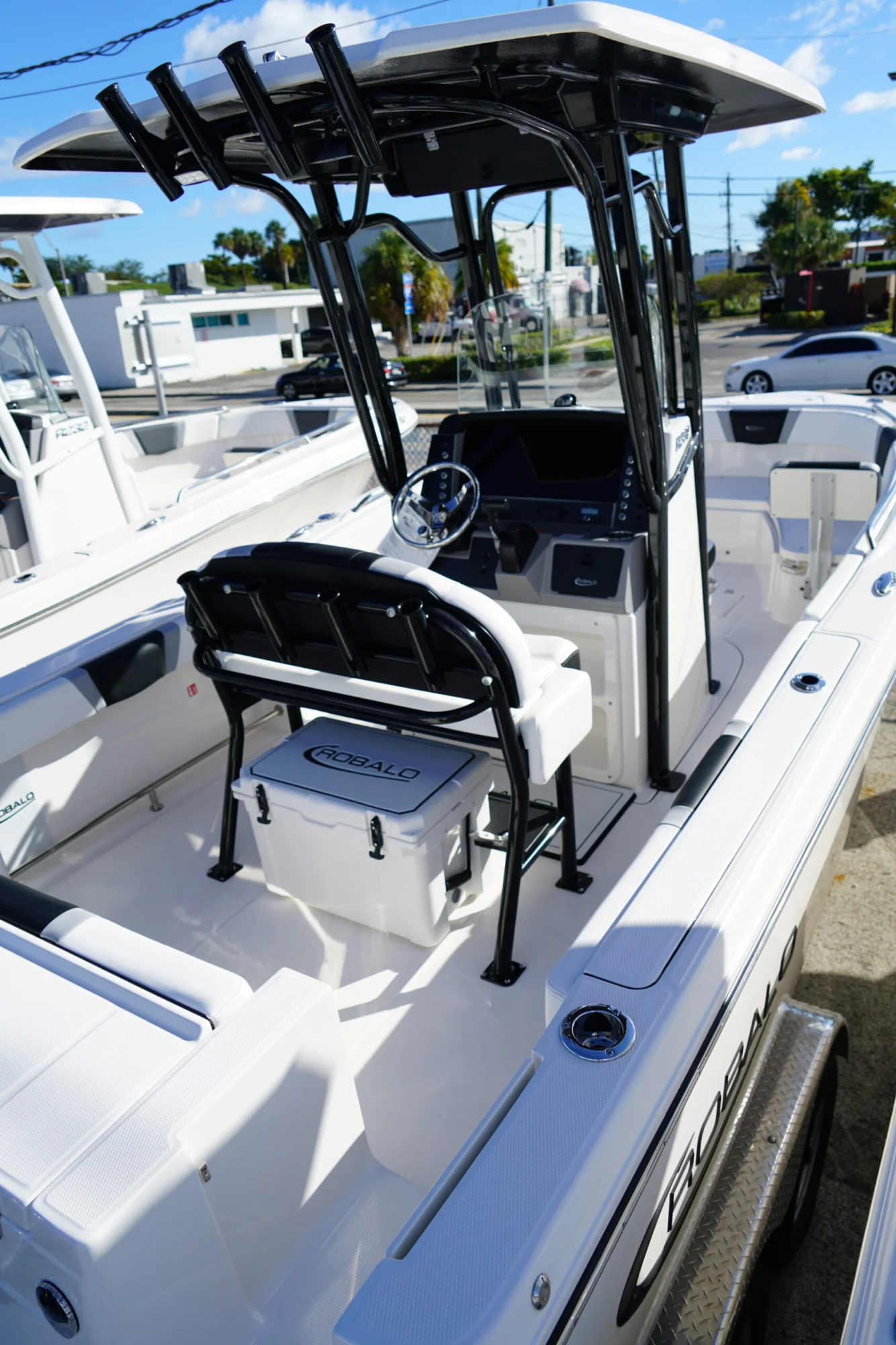 2026 ROBALO R230 - Image 2