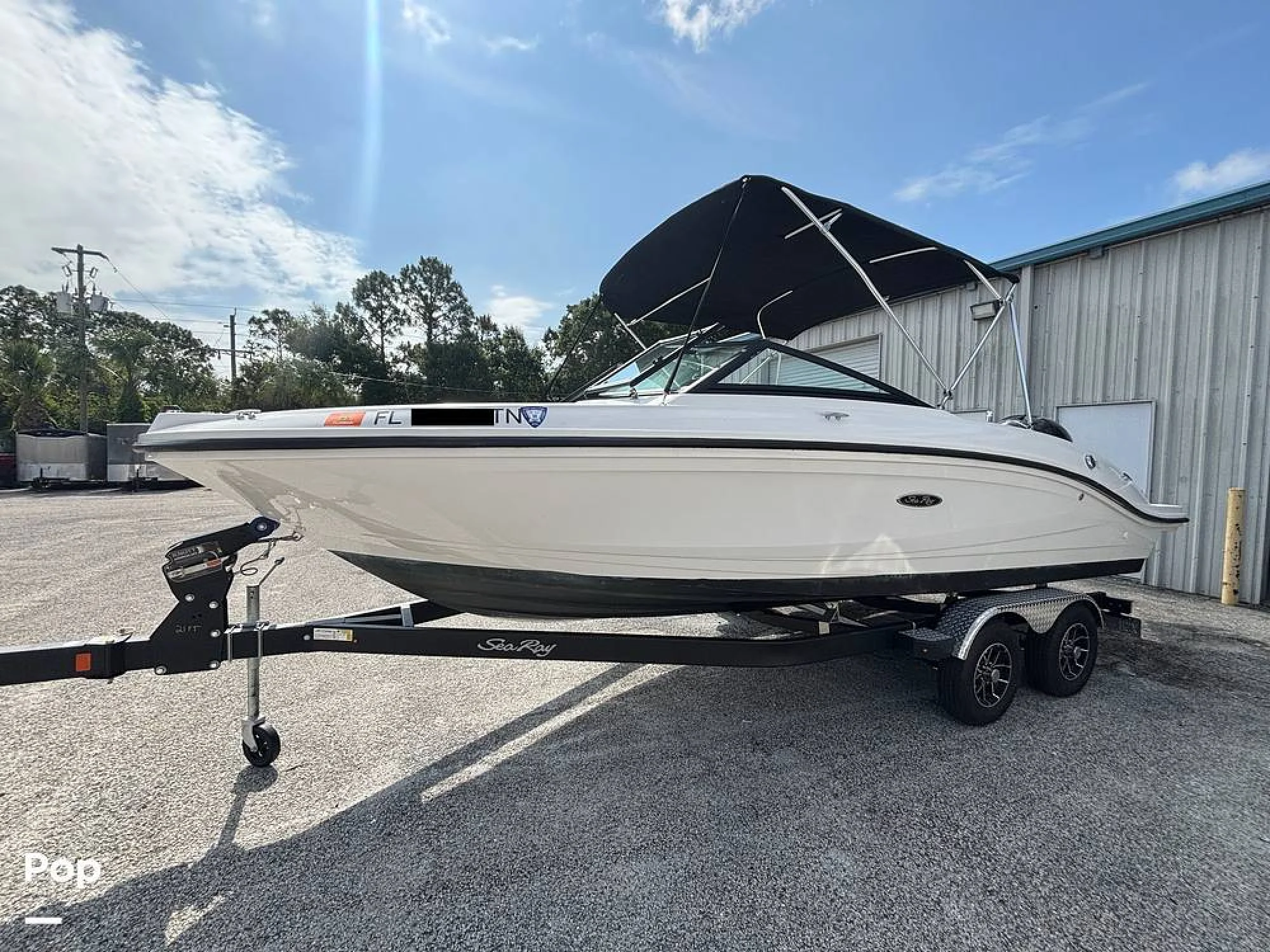 2023 Sea Ray SPX 210 OB - Image 2