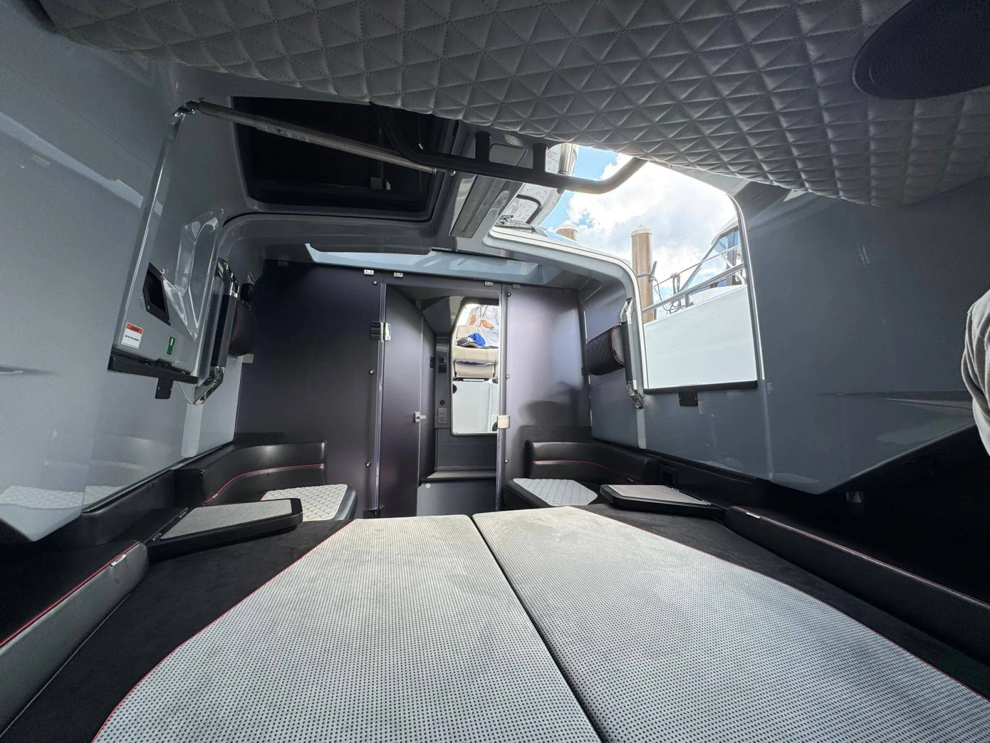 2023 BRABUS Shadow 900 ST - Image 5